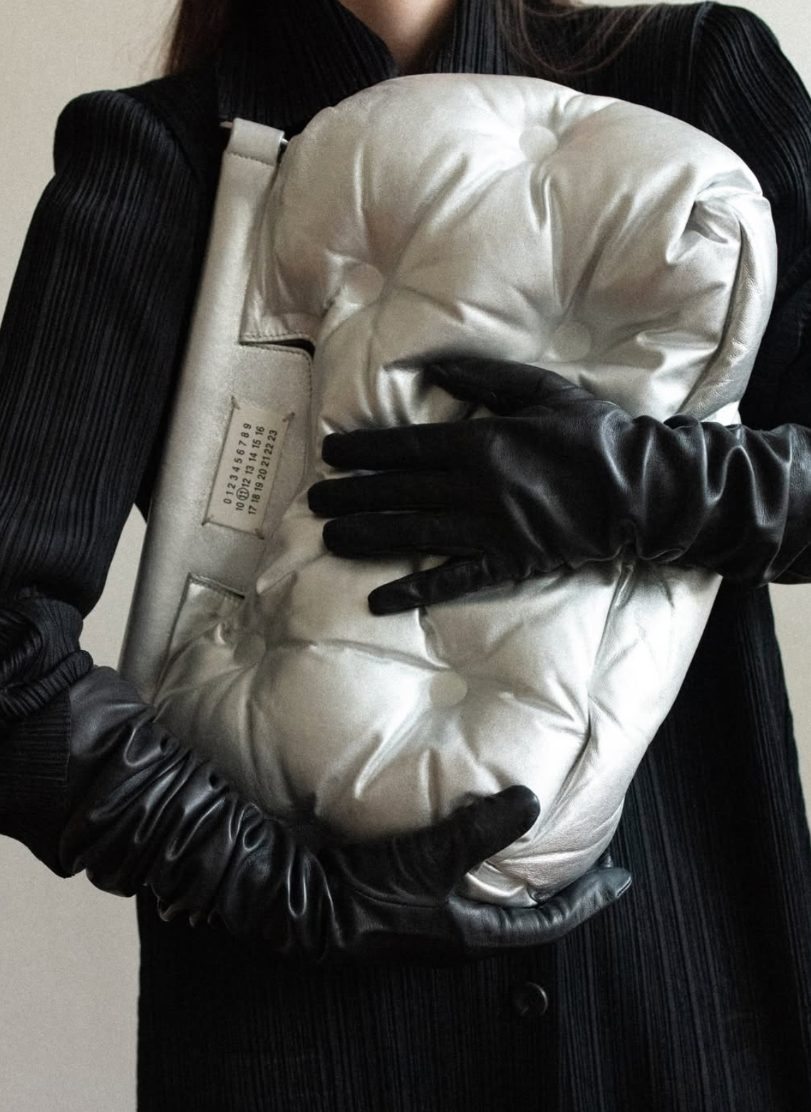 Poklady s minulostí: Kde v Praze nakoupit luxusní módu z druhé ruky