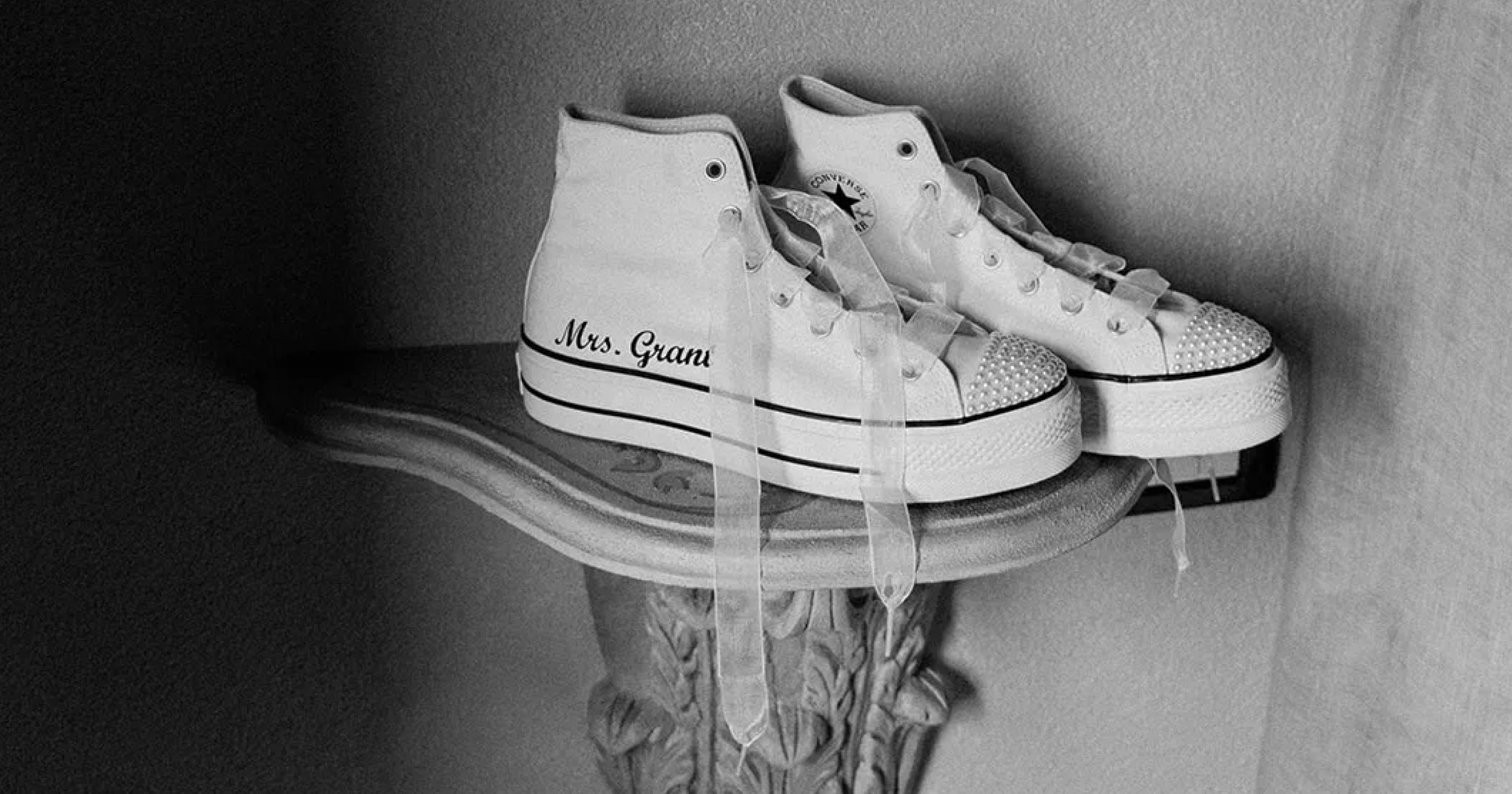 V lodičkách k oltáři? Ne! Ty nejvíce cool nevěsty volí conversky
