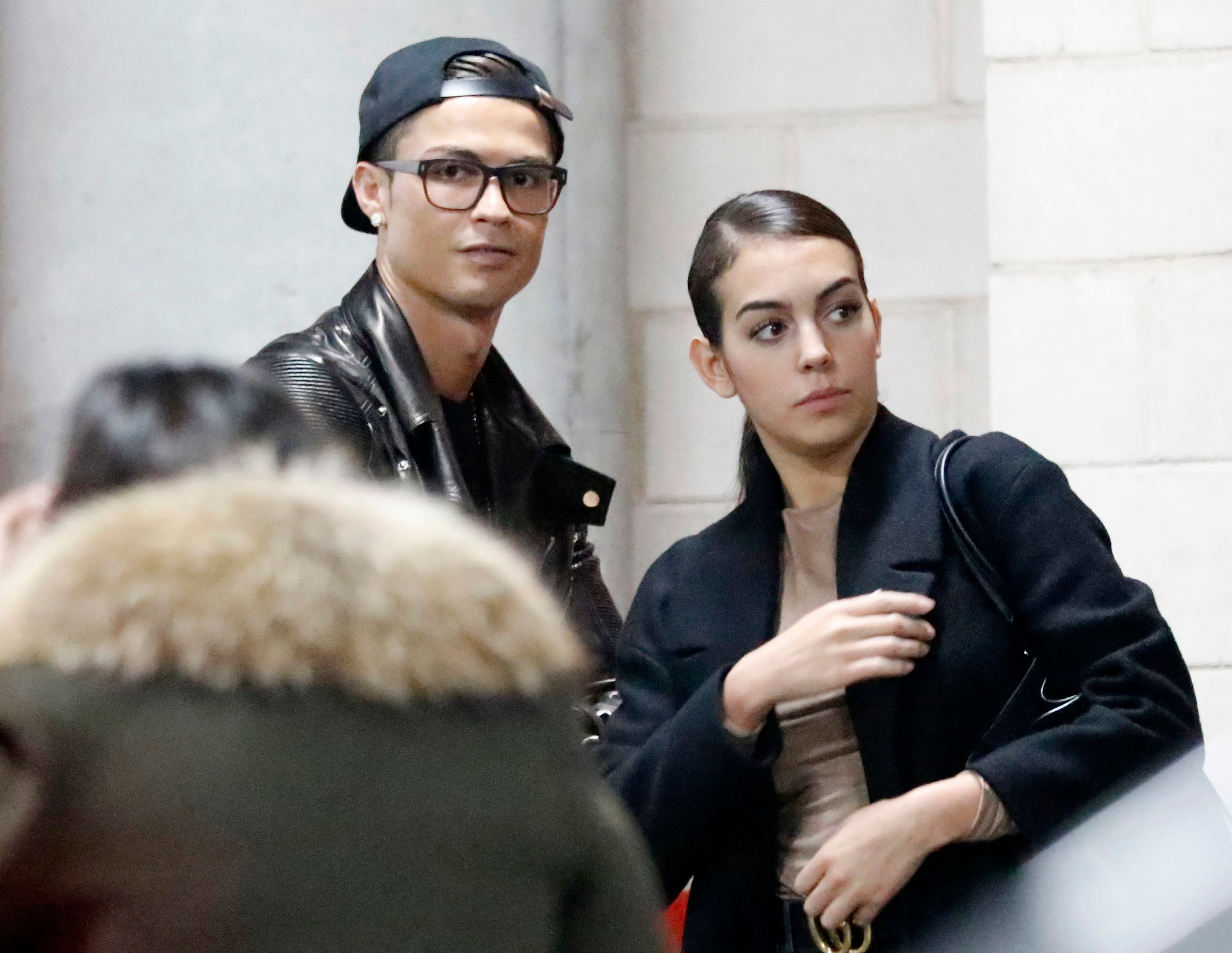 Tehdy fotbalista Realu Madrid Cristiano Ronaldo a Georgina Rodríguez na koncertě Justina Biebera 23. listopadu 2016 v Madridu ve Španělsku Tehdy fotbalista Realu Madrid Cristiano Ronaldo a Georgina Rodríguez na koncertě Justina Biebera 23. listopadu 2016 v Madridu ve Španělsku