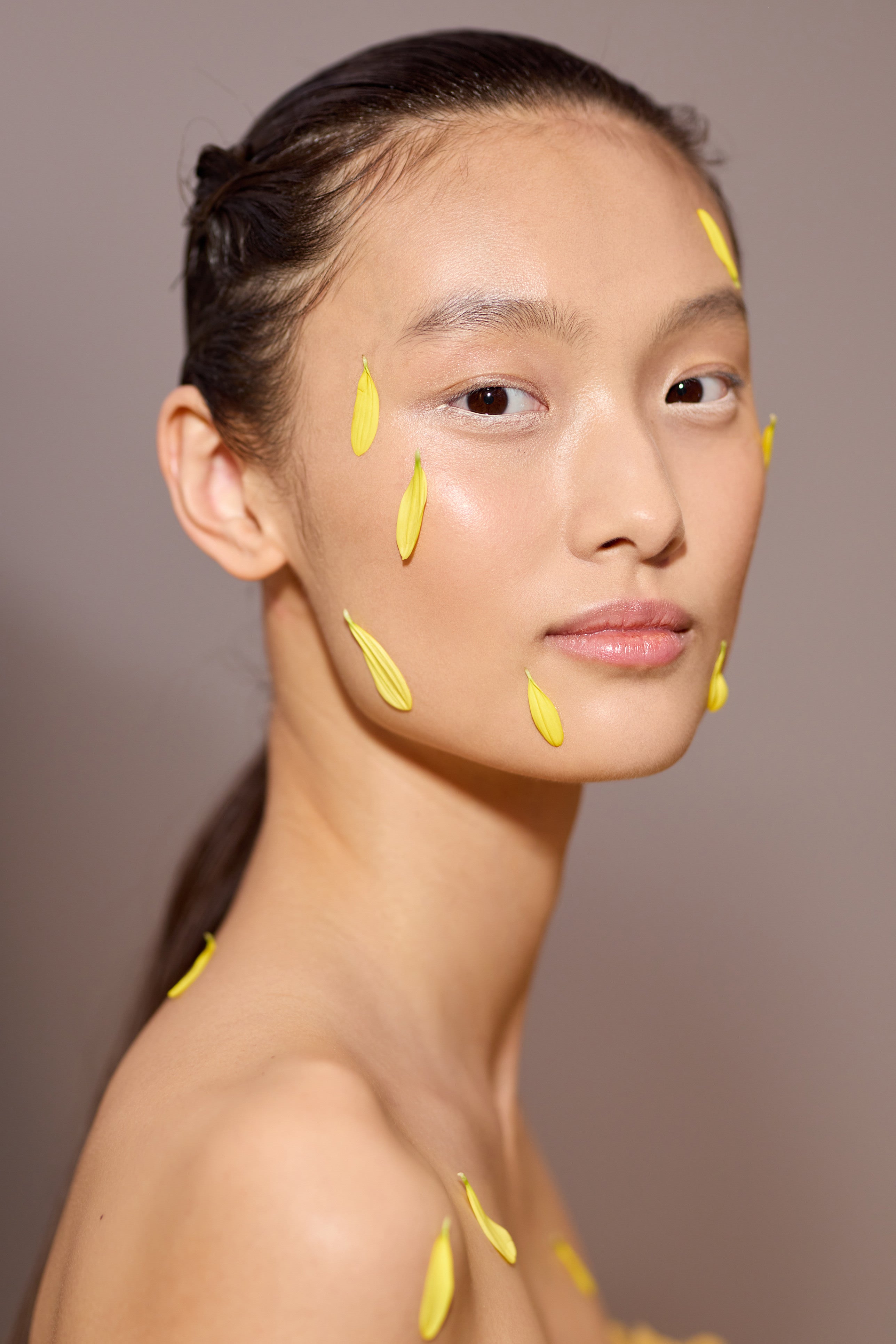 Hvězdná ingredience pro zářivou a barevně sjednocenou pleť a kde ji najdete