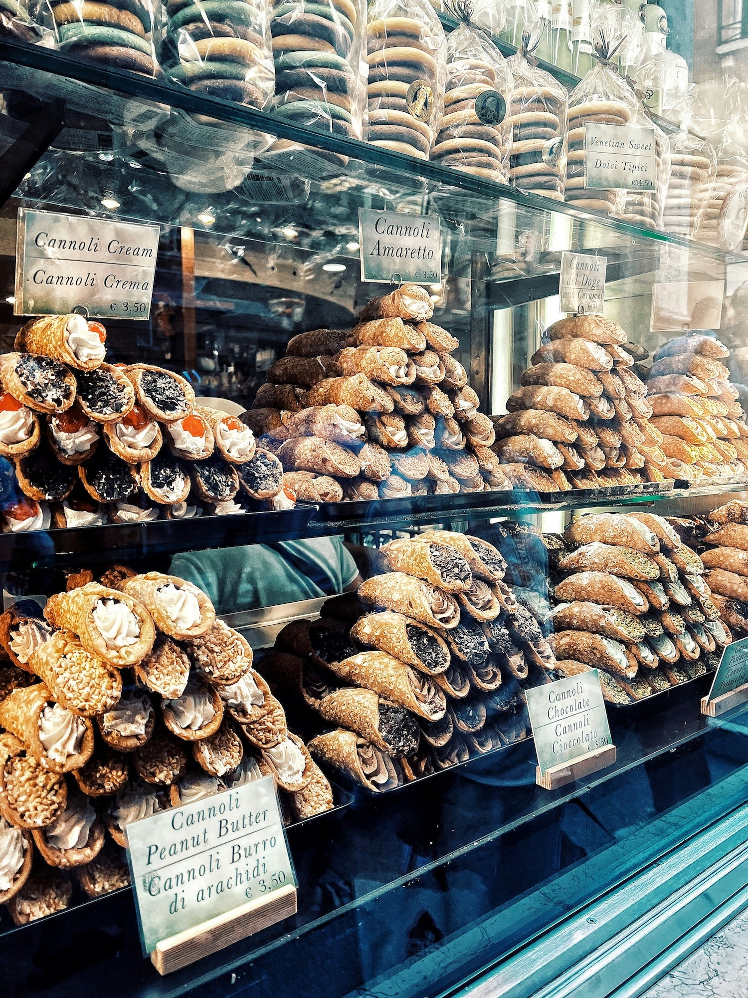 Cannoli: Hříšná karnevalová sladkost i zbožné pokání