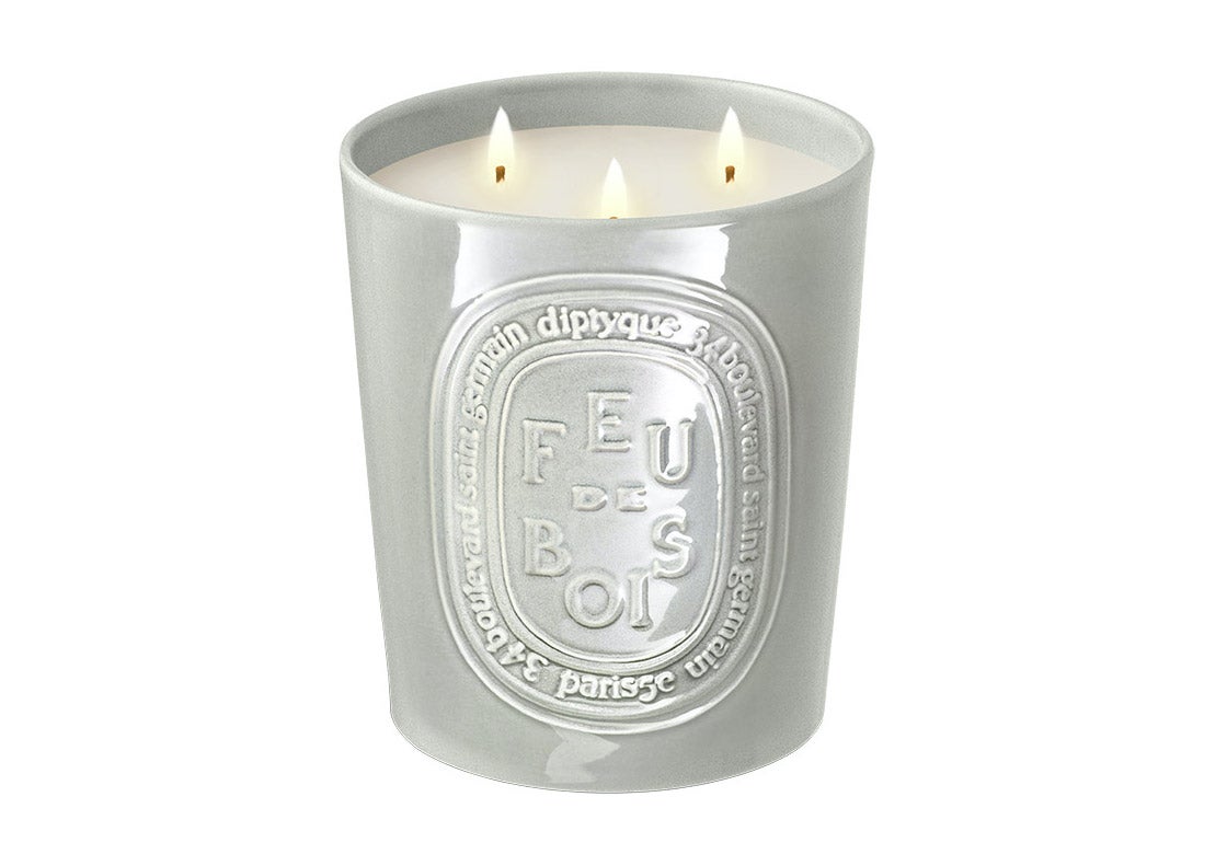 Vonná svíčka Feu de Bois, DIPTYQUE, prodává Ingredients, 3600 Kč