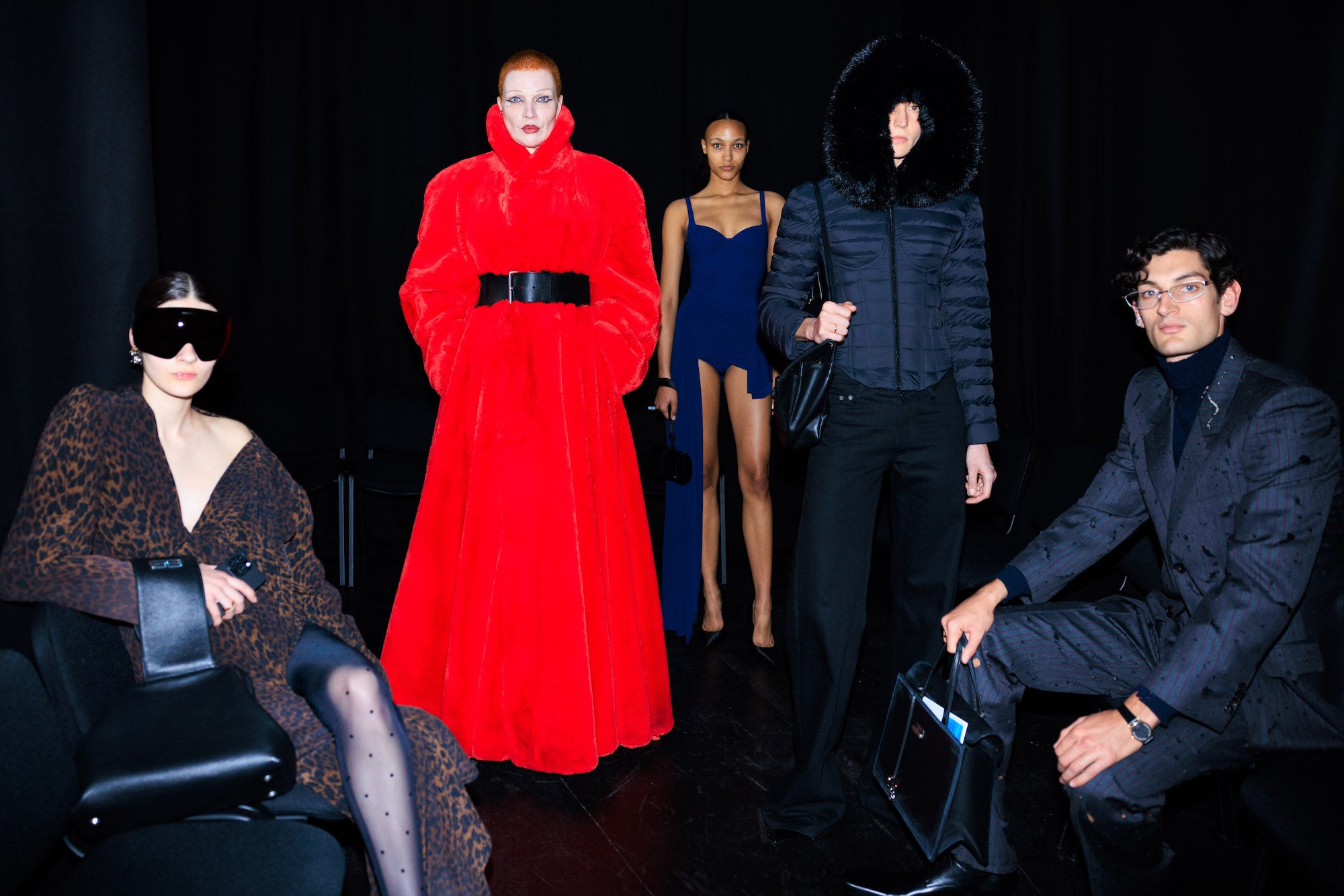 Demna na přehlídce Balenciaga podzim–zima 2025/2026 boří všechny stereotypy