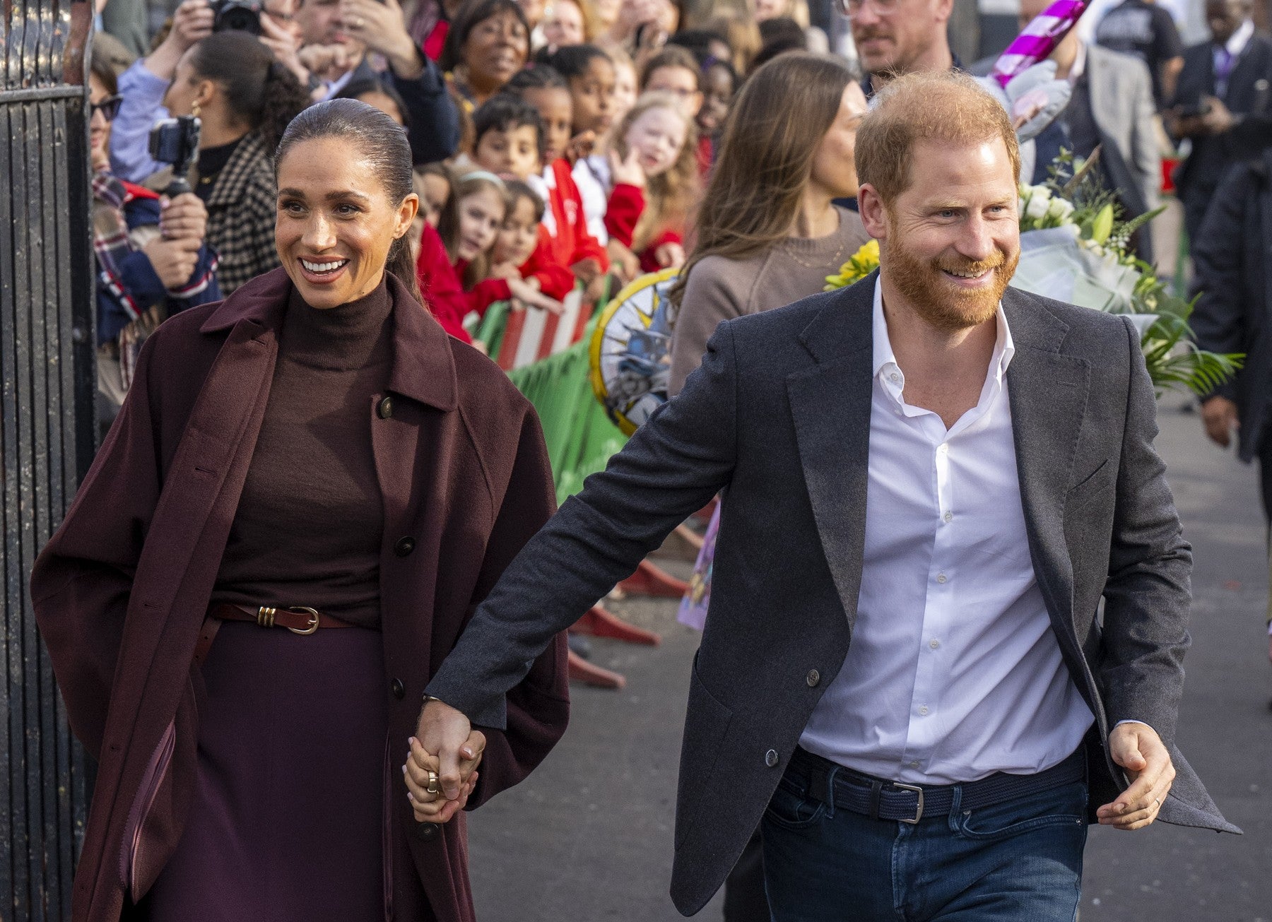 Meghan Markle se po návratu do Anglie ukázala v dokonalém podzimním looku