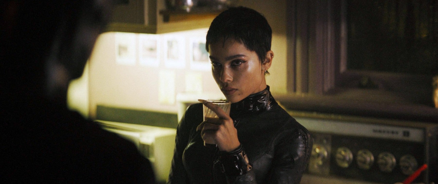 Vše o dechberoucí proměně Zoë Kravitz v Catwoman 