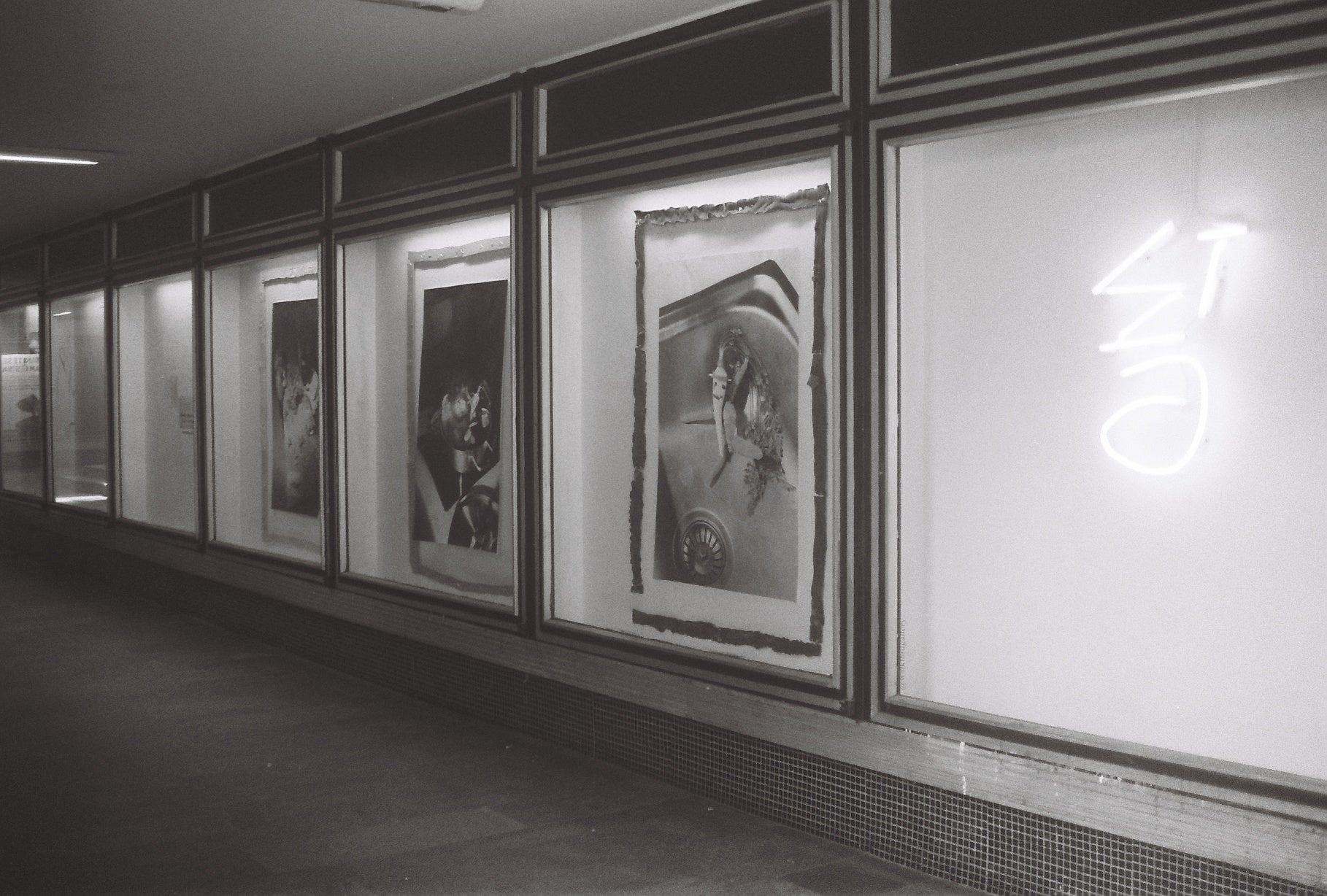 Podchod s obchodní pasáží ve Střelecké ulici