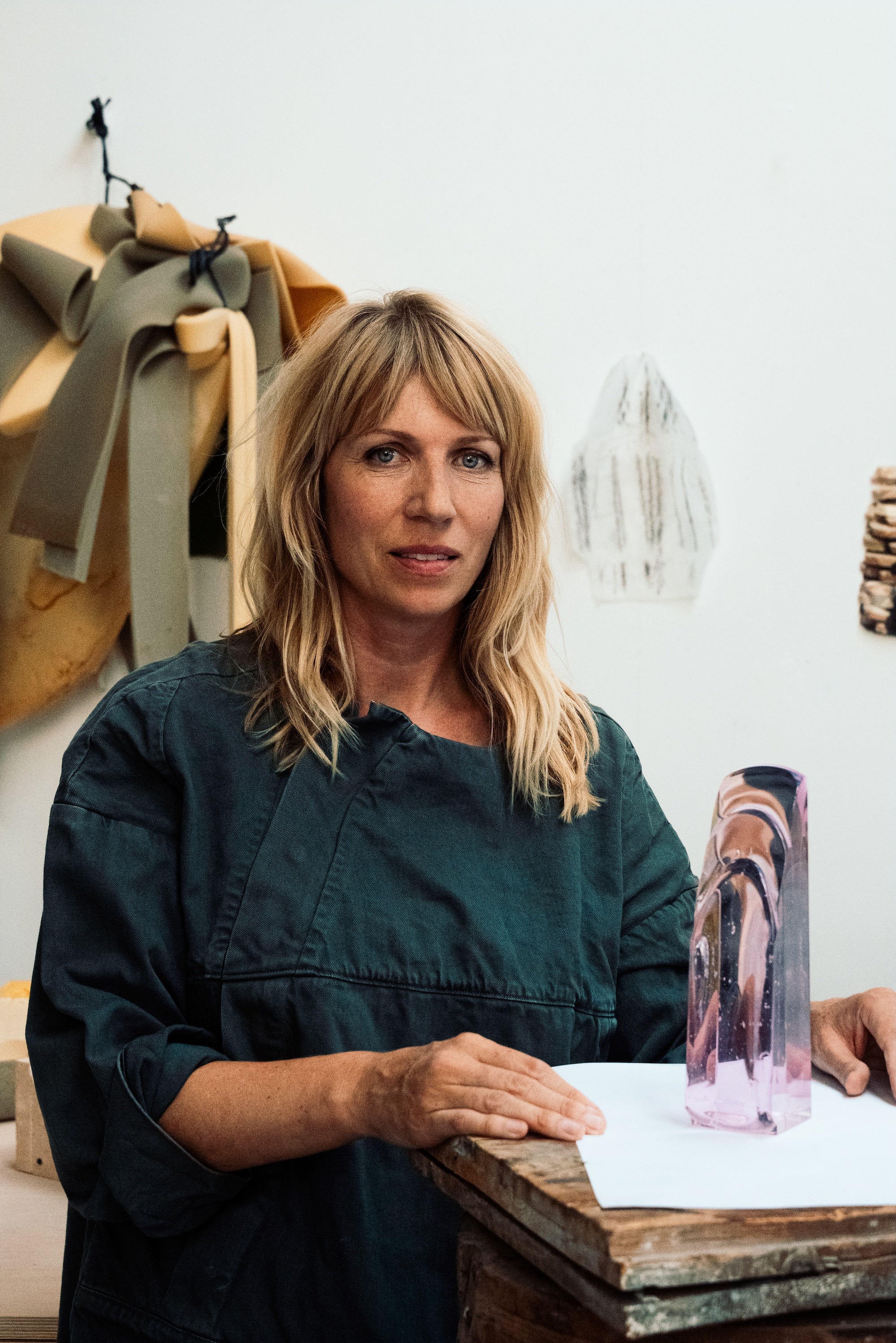 Pořád v pohybu. Designérka Hana Hillerová a její skleněné objekty