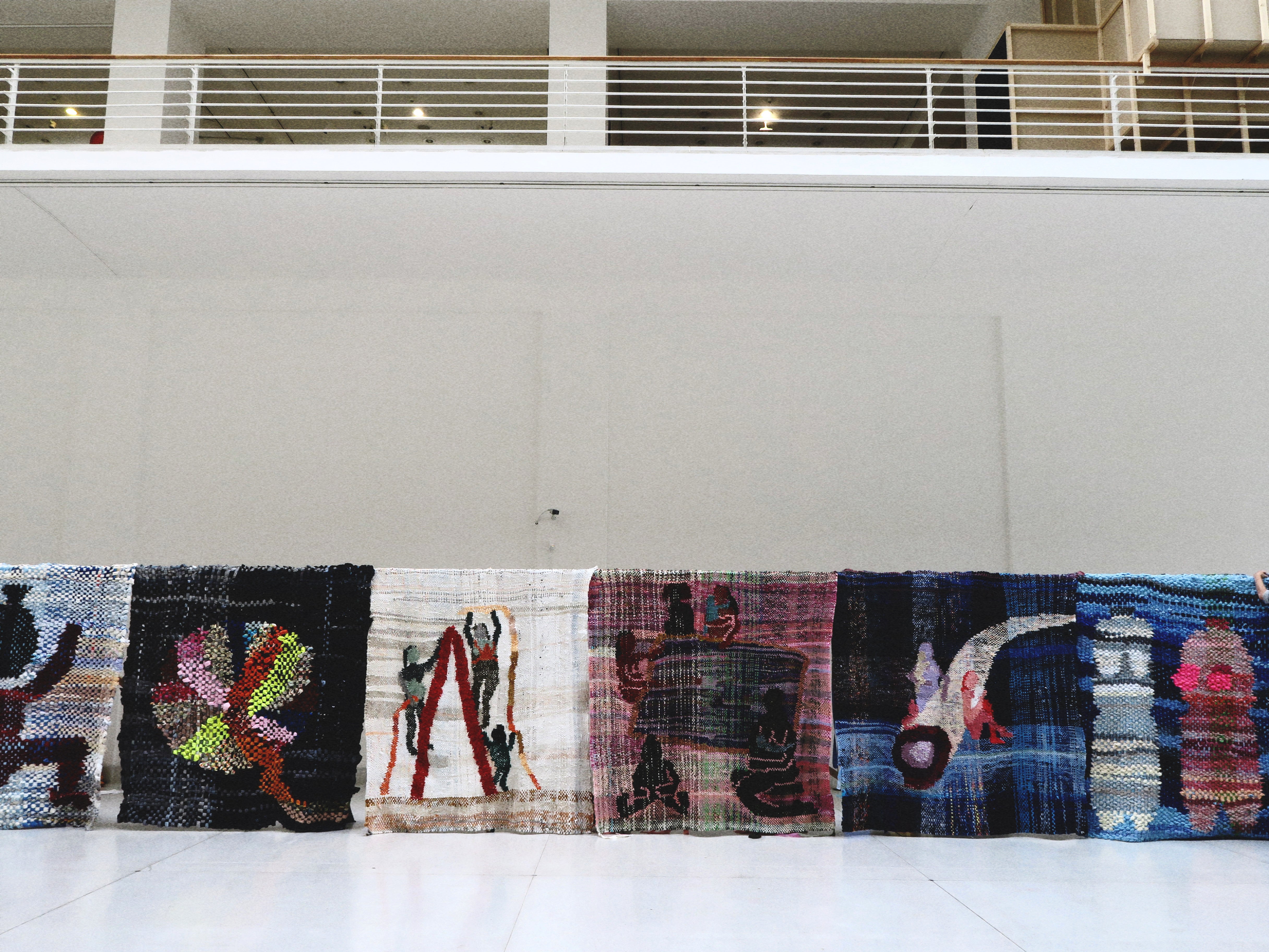 Jedním z děl v rámci projektu Květinová unie je ručně tkaná více než dvacetimetrová tapiserie Babory Fastrové a Johany Pošové. Před transportem do Bruselu proběhla zkouška instalace ve Veletržním paláci Národní galerie v Praze. Jedním z děl v rámci projektu Květinová unie je ručně tkaná více než dvacetimetrová tapiserie Babory Fastrové a Johany Pošové. Před transportem do Bruselu proběhla zkouška instalace ve Veletržním paláci Národní galerie v Praze.