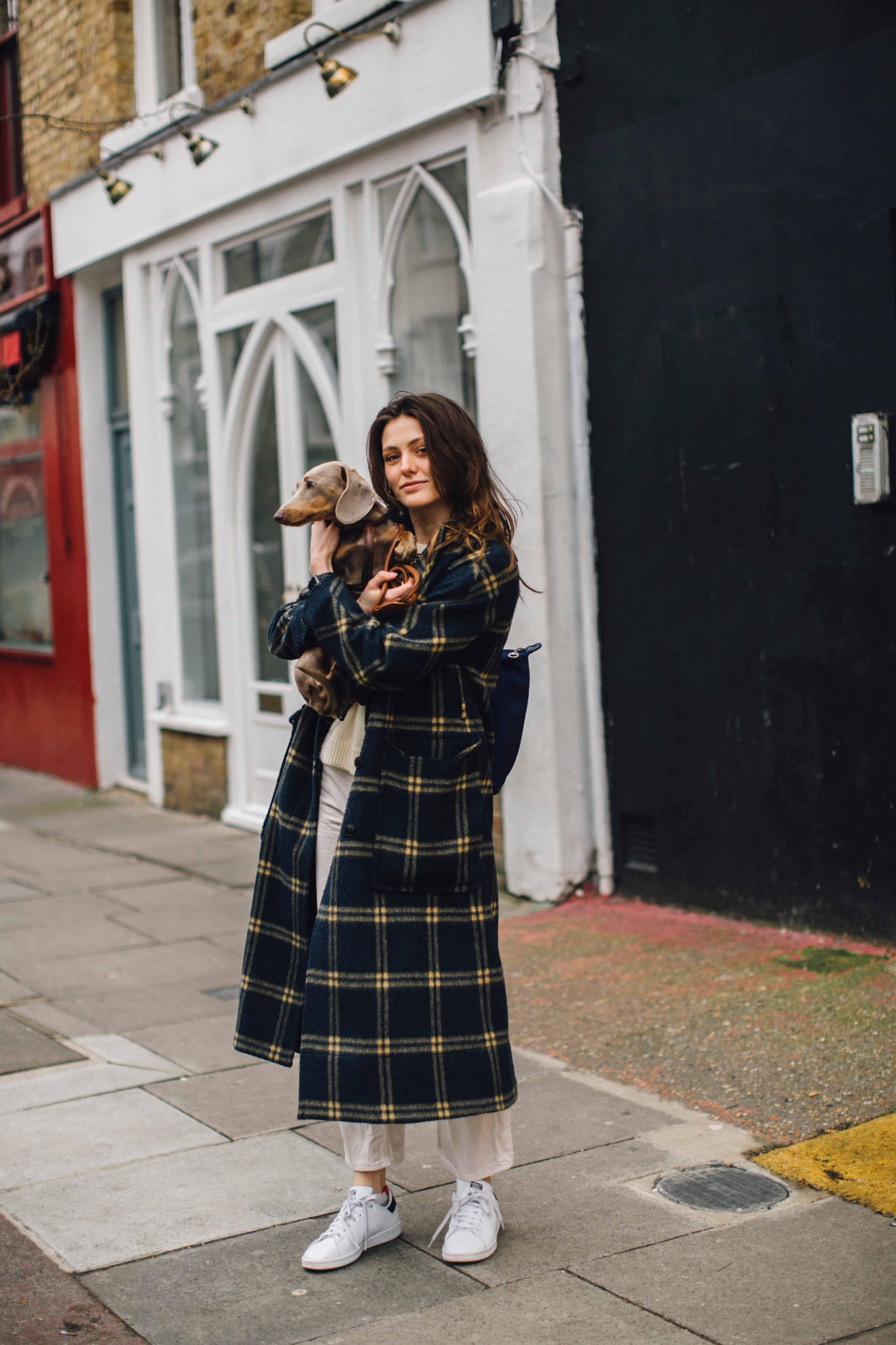 Kostkovaný kabát: excentrická volba i sázka na jistotu