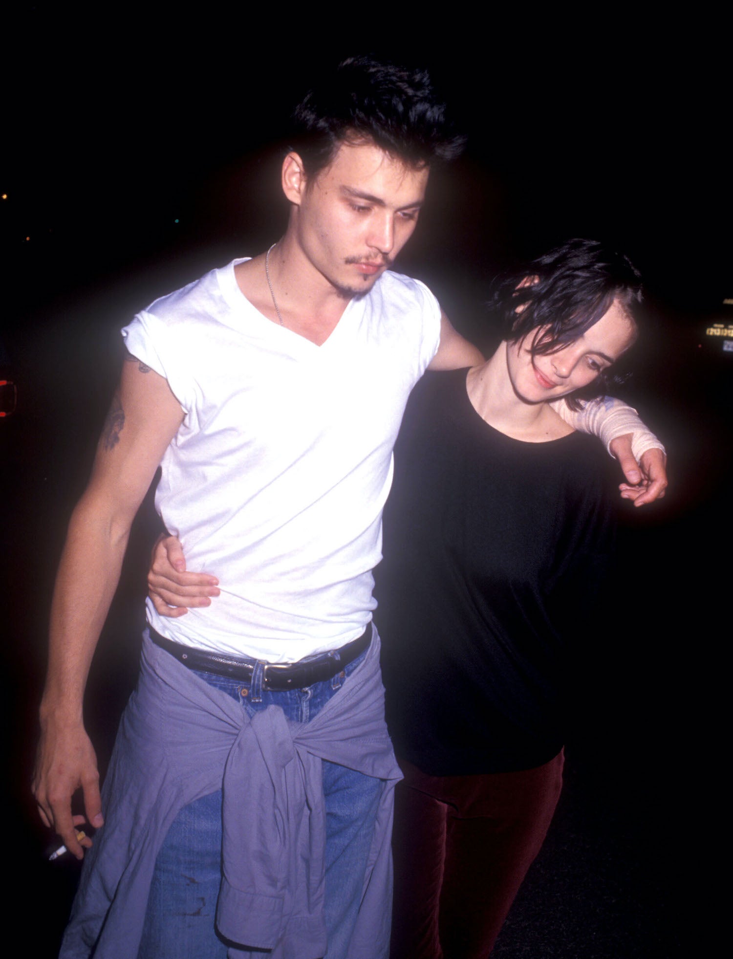 Johnny Depp a Winona Ryder na narozeninách fotografa Herba Rittse v Los Angeles, 1990
