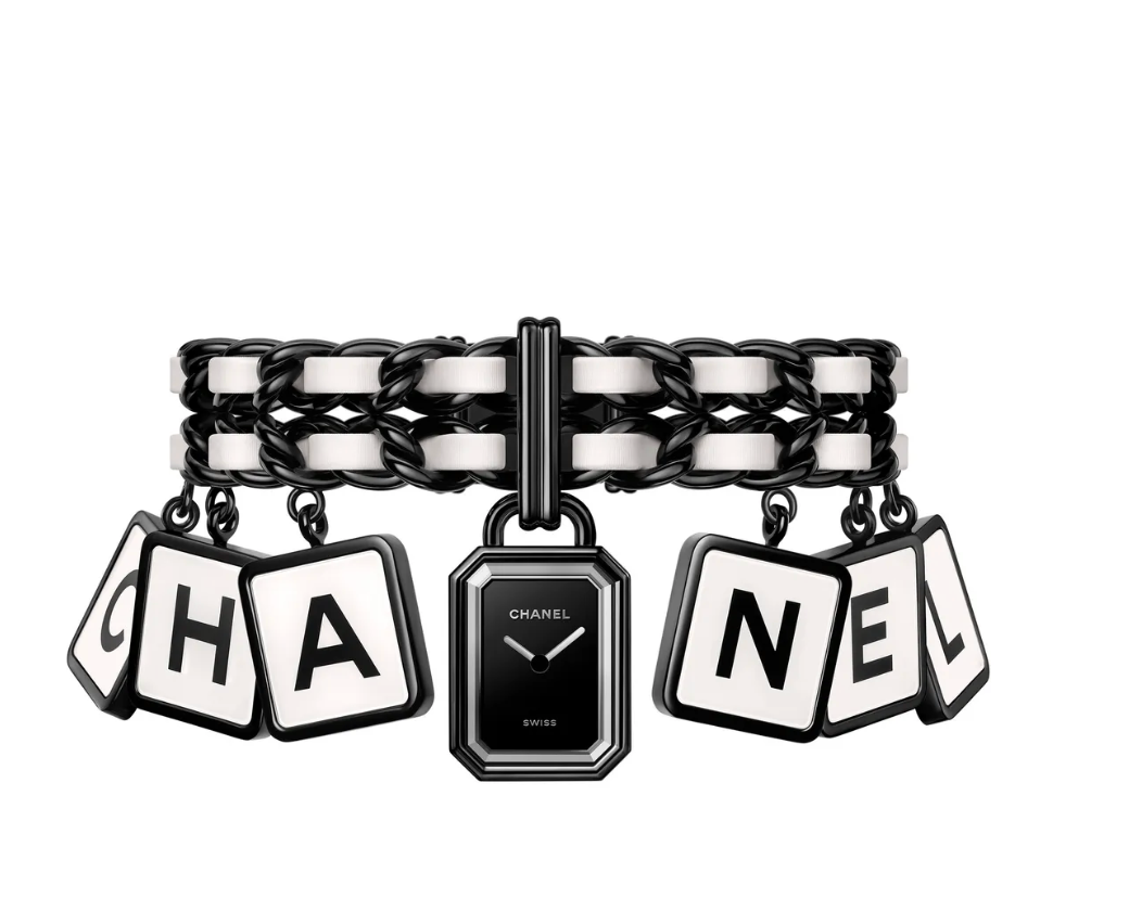 Hodinky Première Coco Game, připomínající hru scrabble, CHANEL