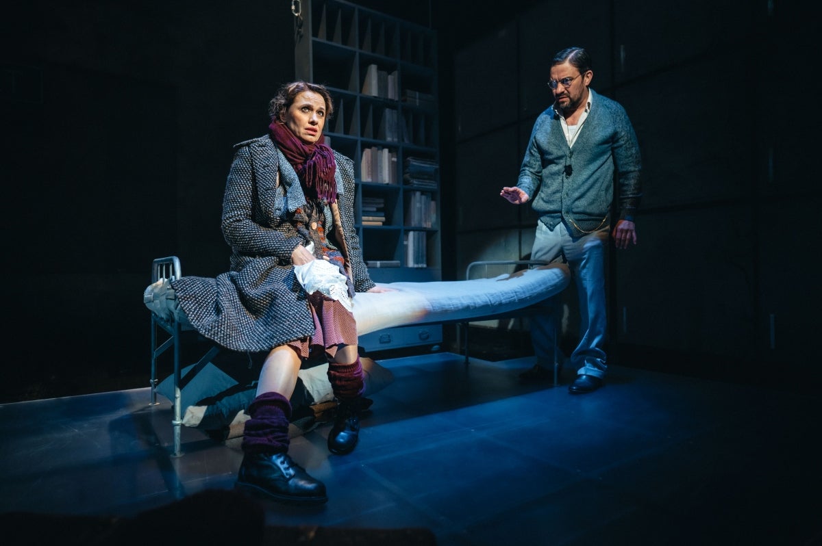 Hana, Divadlo Na Vinohradech