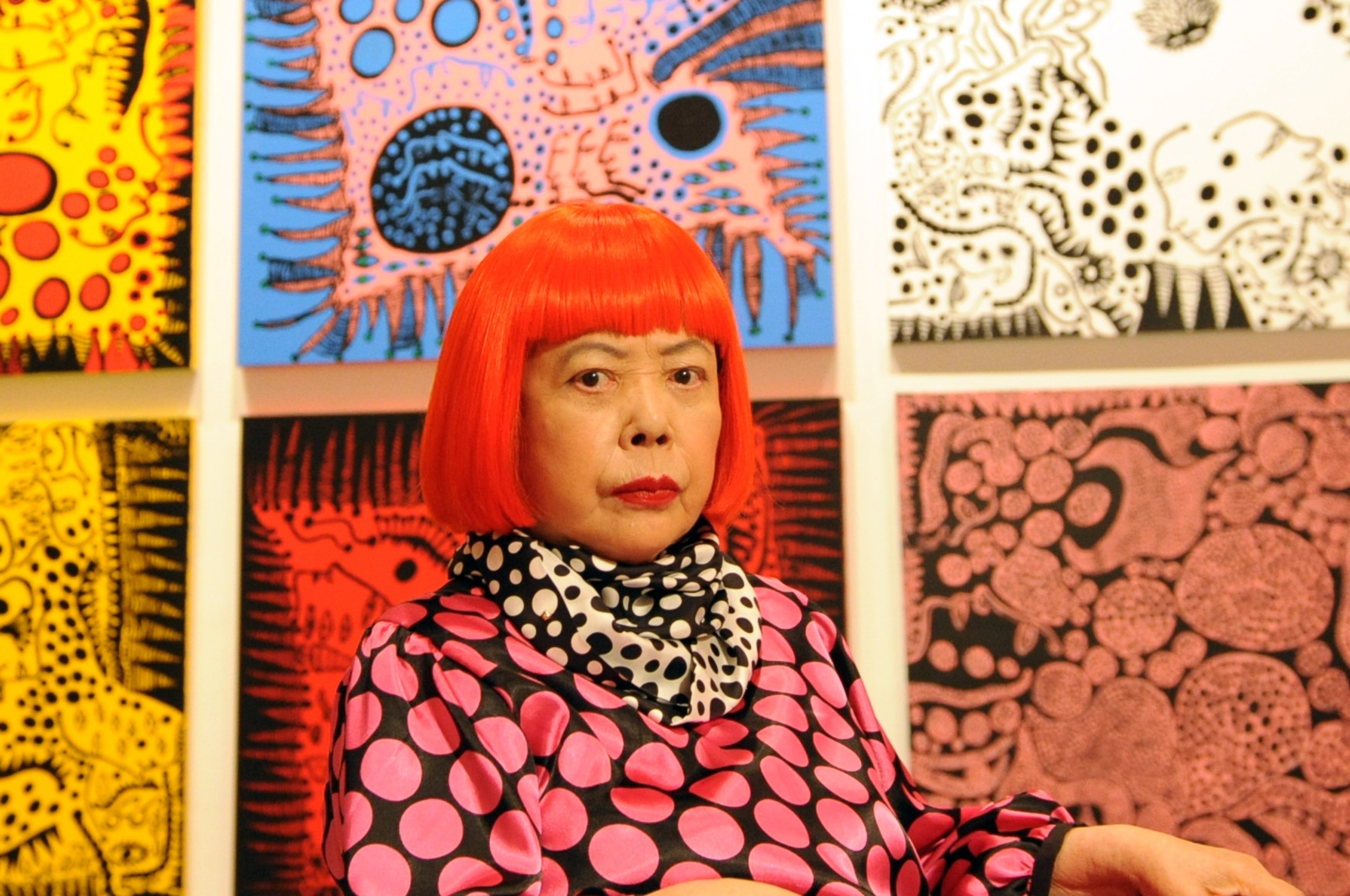 V sedmadevadesáti letech zemřela umělkyně Yayoi Kusama, autorka Infinity Mirror Rooms i spolupracovnice Louis Vuitton