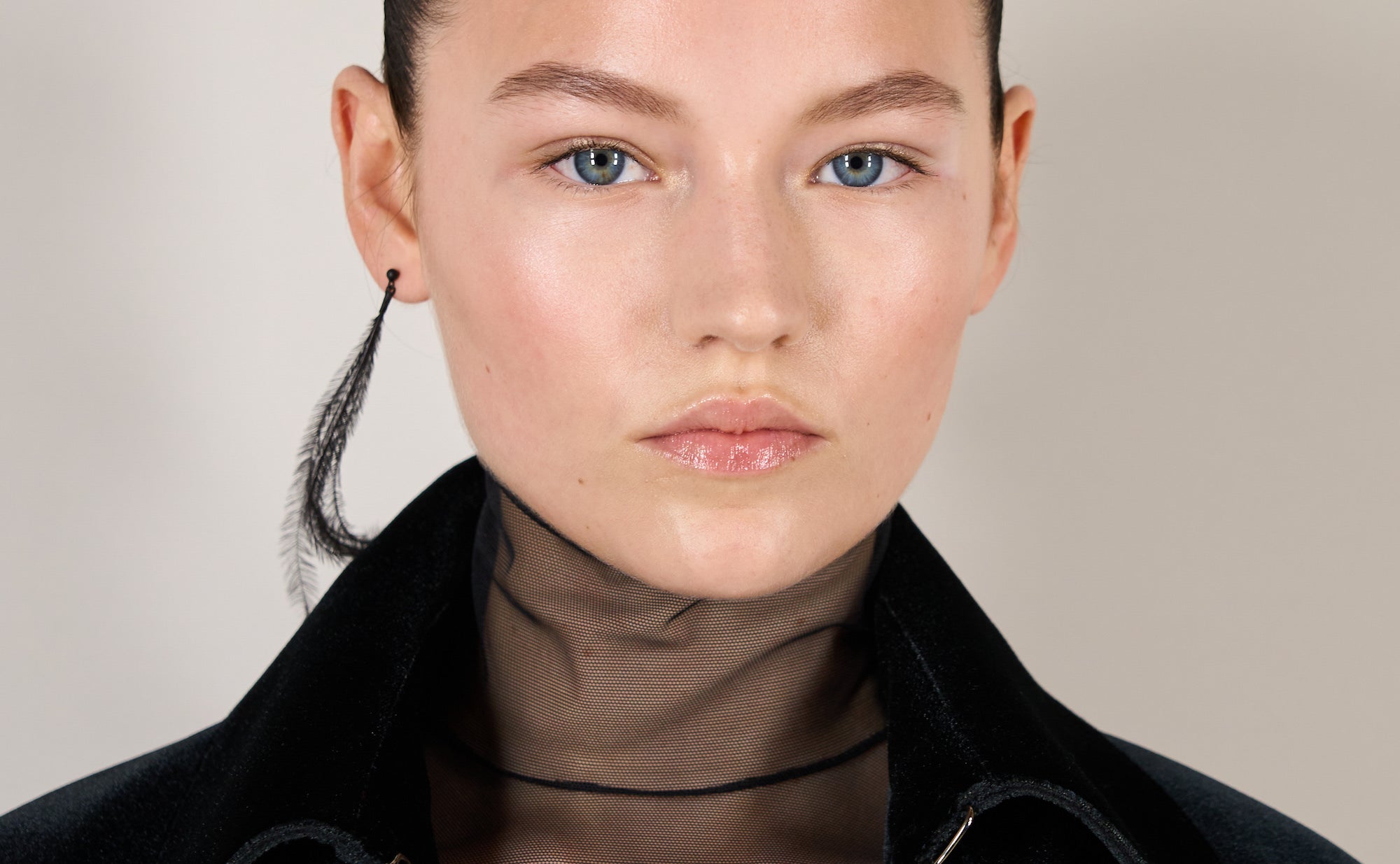 Hydratační séra na zimu, která skutečně fungují na suchou, mastnou i citlivou pleť