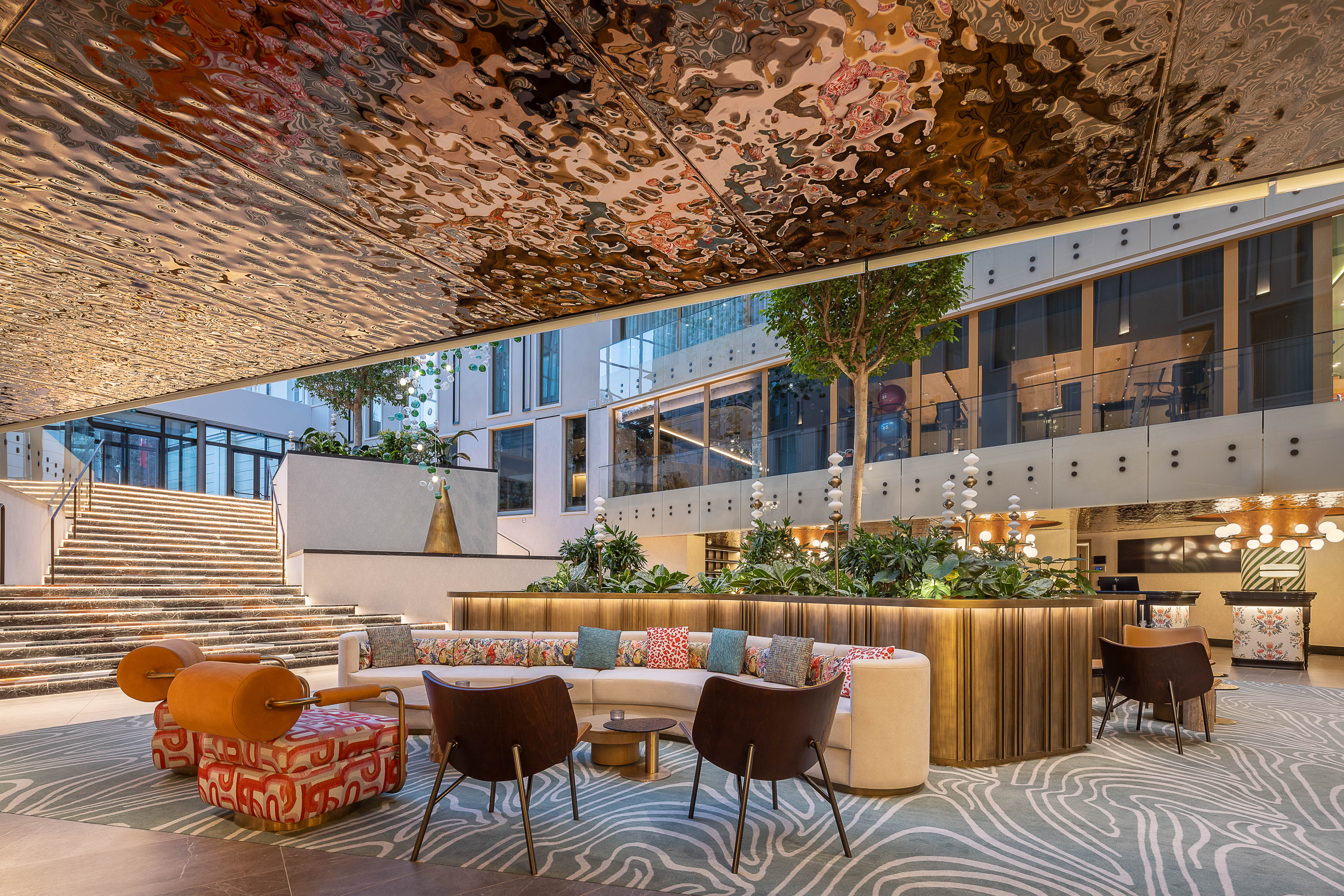 Kvůli tomuhle wellness hotelu budete chtít strávit víkend v Mariánských Lázních. Do města přišel designový Swissôtel