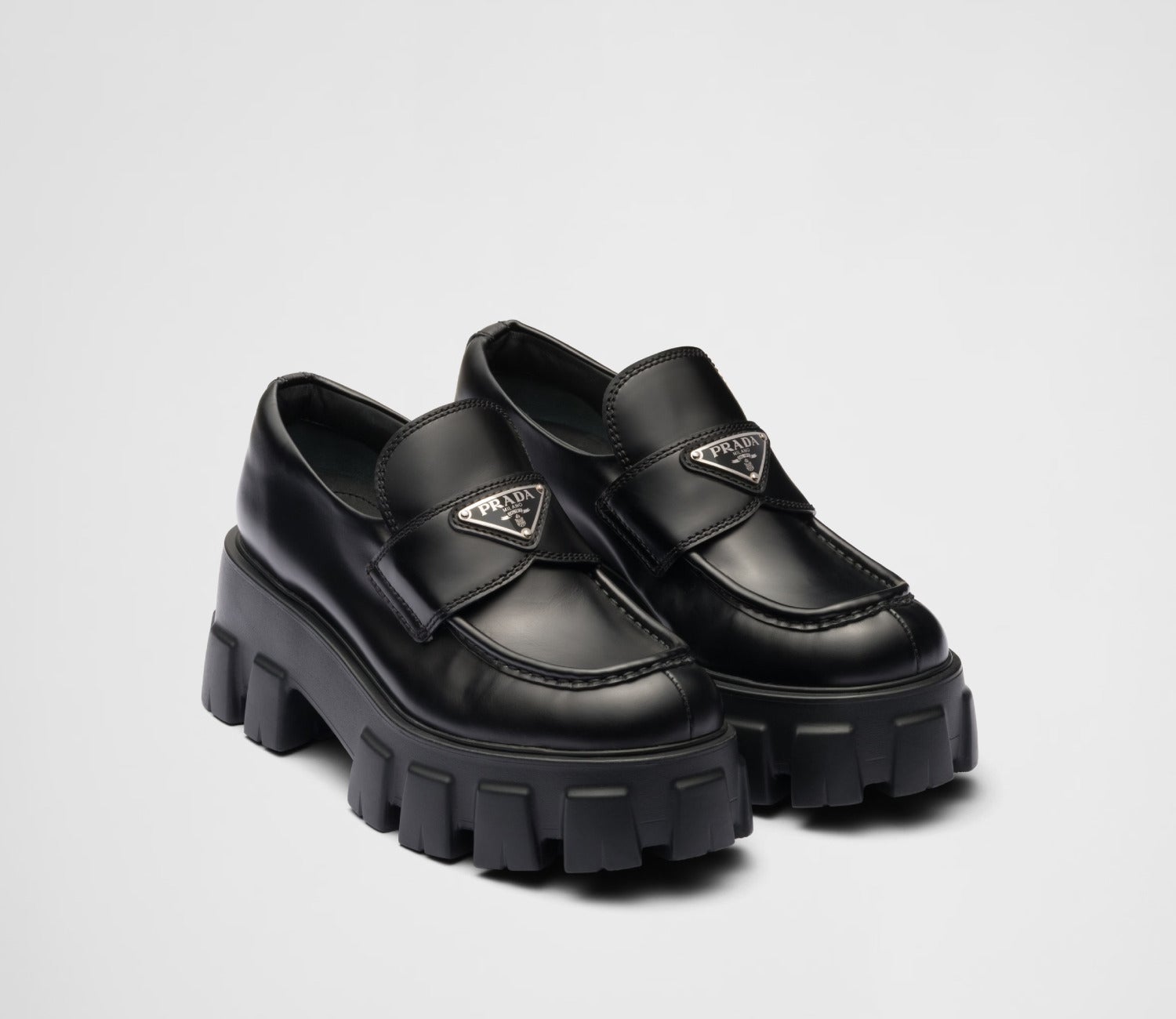 Kožené Monolith Loafers, PRADA, prodává Prada, 26 100 Kč
