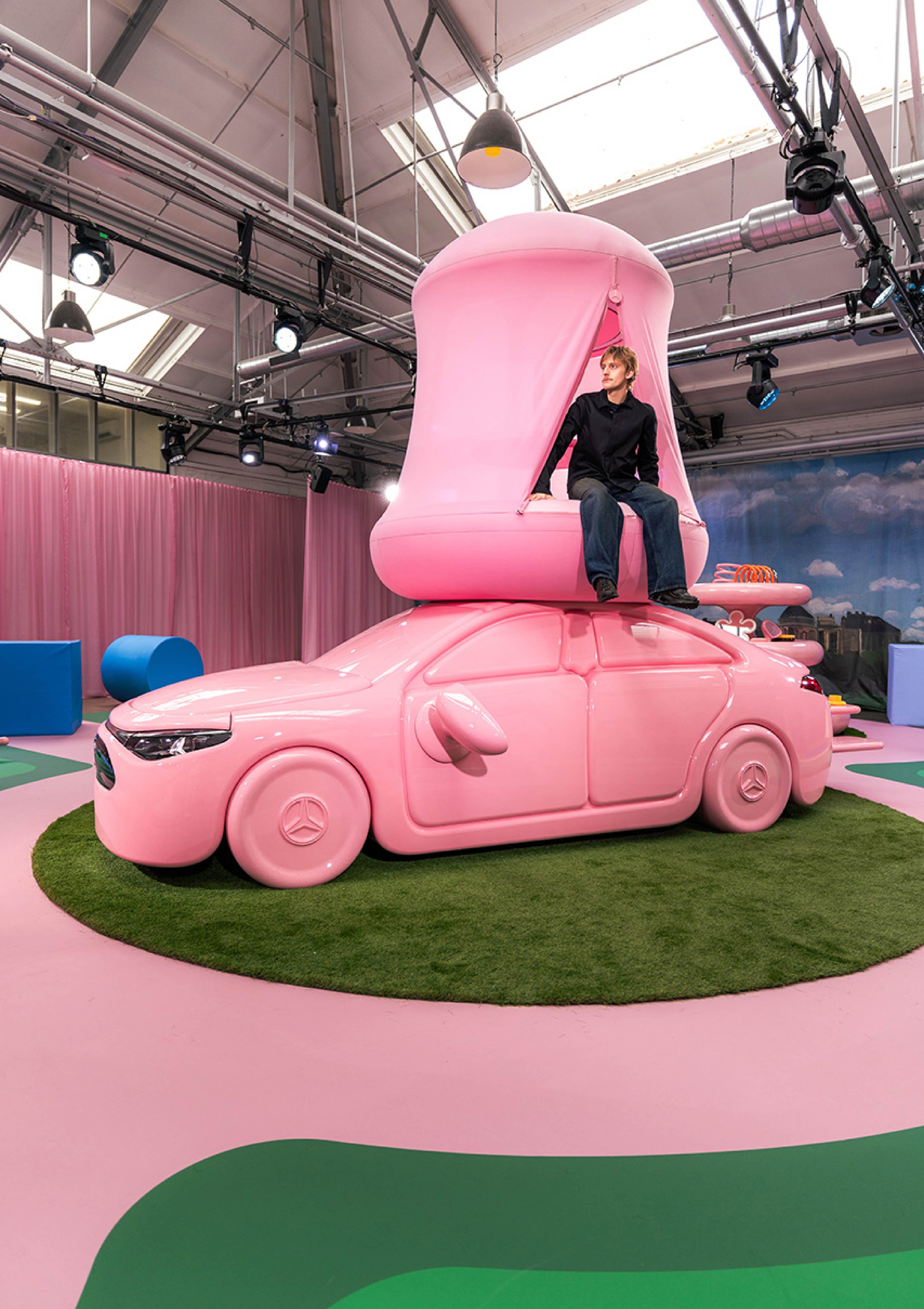 Mercedes–Benz Studio Mánes