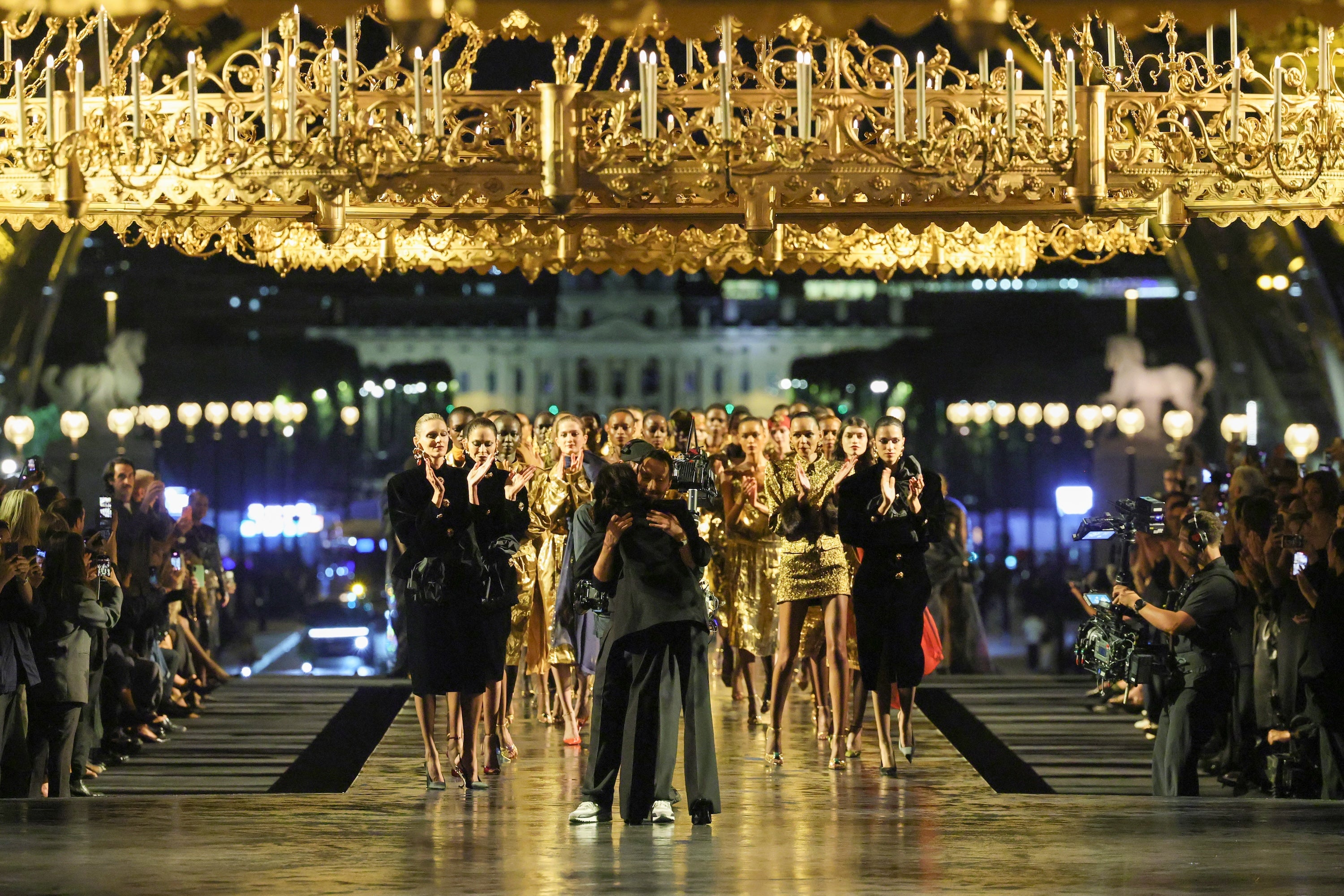 Konec jedné éry: Anthony Vaccarello končí jako kreativní ředitel Saint Laurent