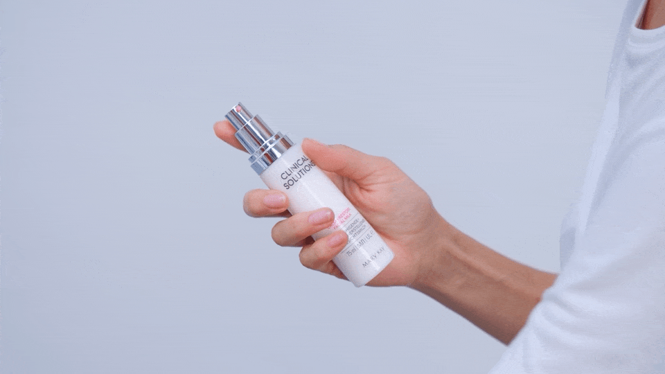 Vmasírujte Mary Kay Clinical Solutions® Zklidňující a obnovující mléko.