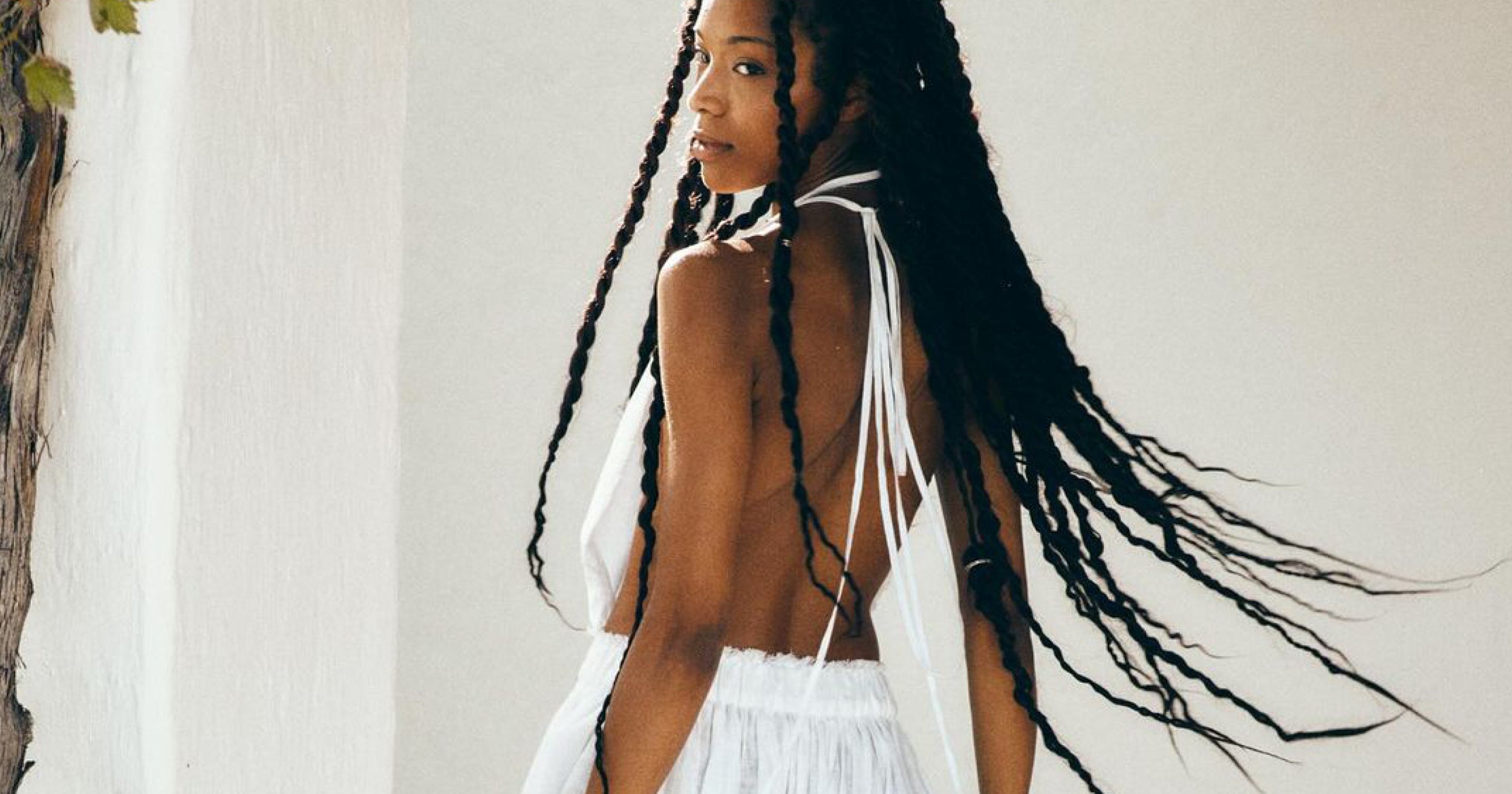 Konopí, len a kopřiva: Jak vám udržitelné tkaniny pomohou přežít horko