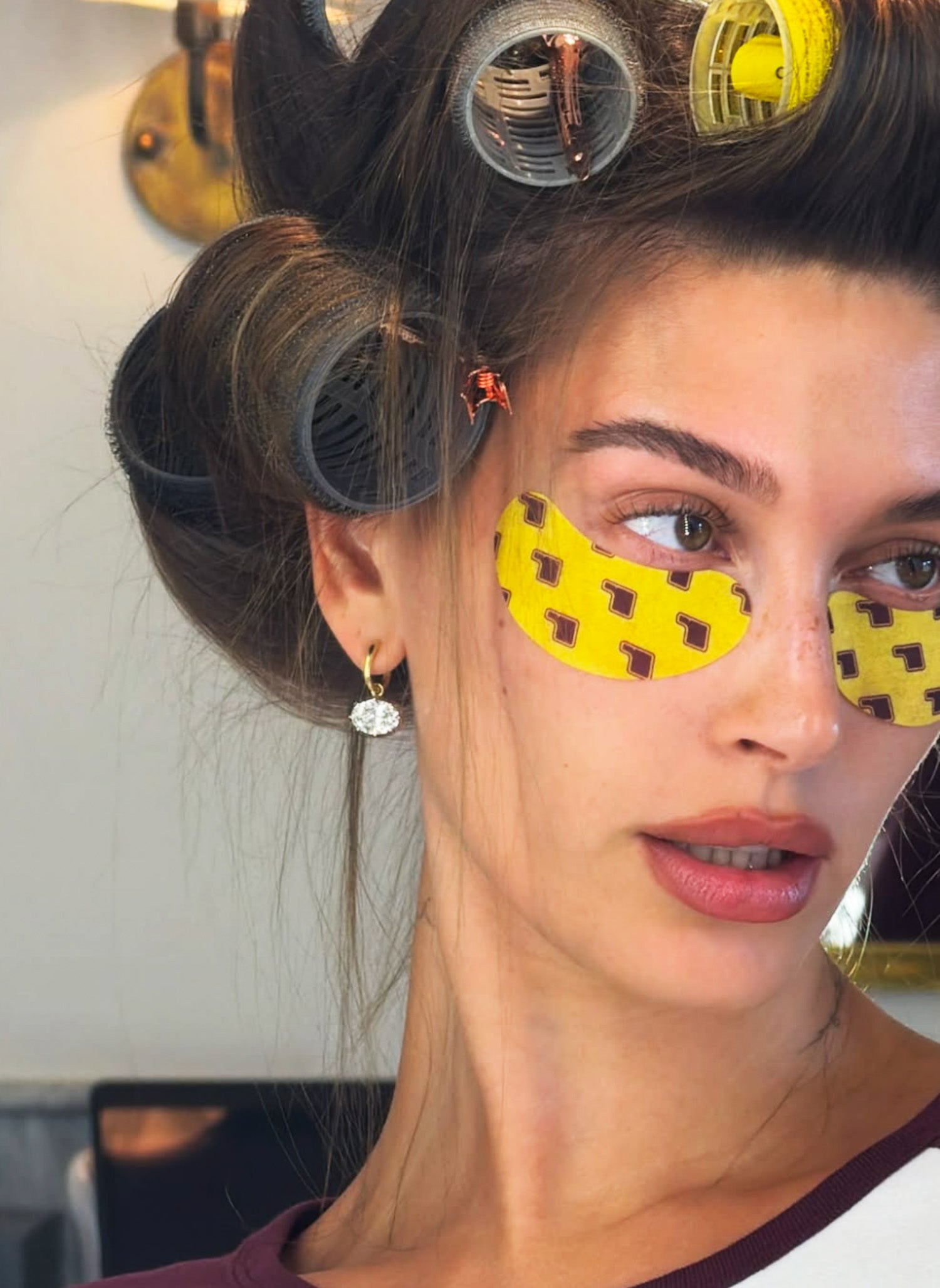 Ať už jdete na večeři, nebo máte spa day, náušnice s výrazným kamenem jsou vždy dobrý nápad