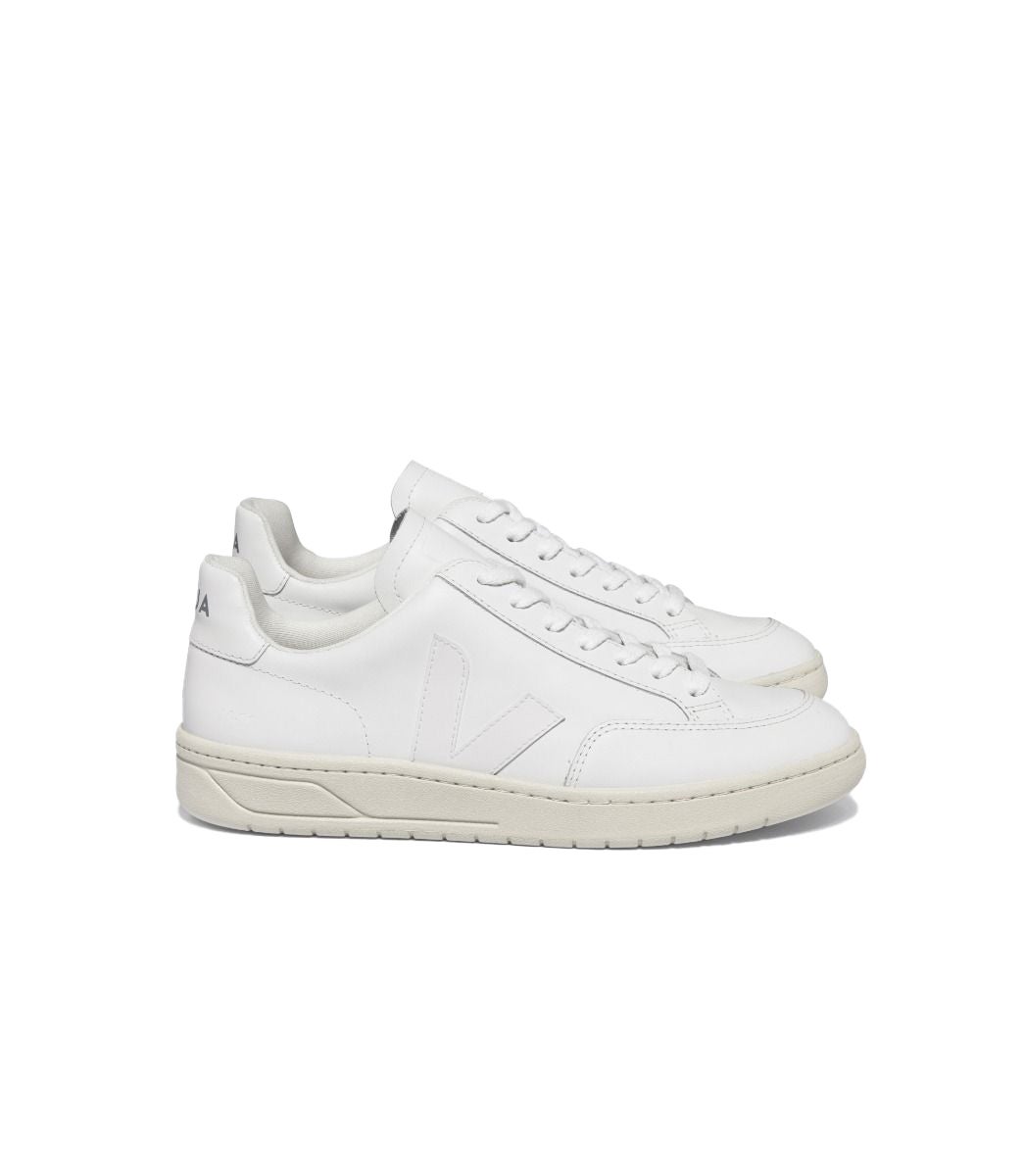 Bílé tenisky V-12, VEJA, prodává Veja, 160 €