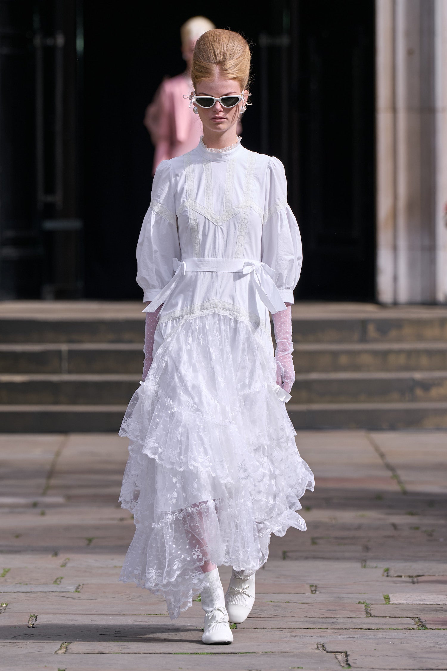 Jak se obléct na konec světa aneb Léto ve stylu bílé paní
