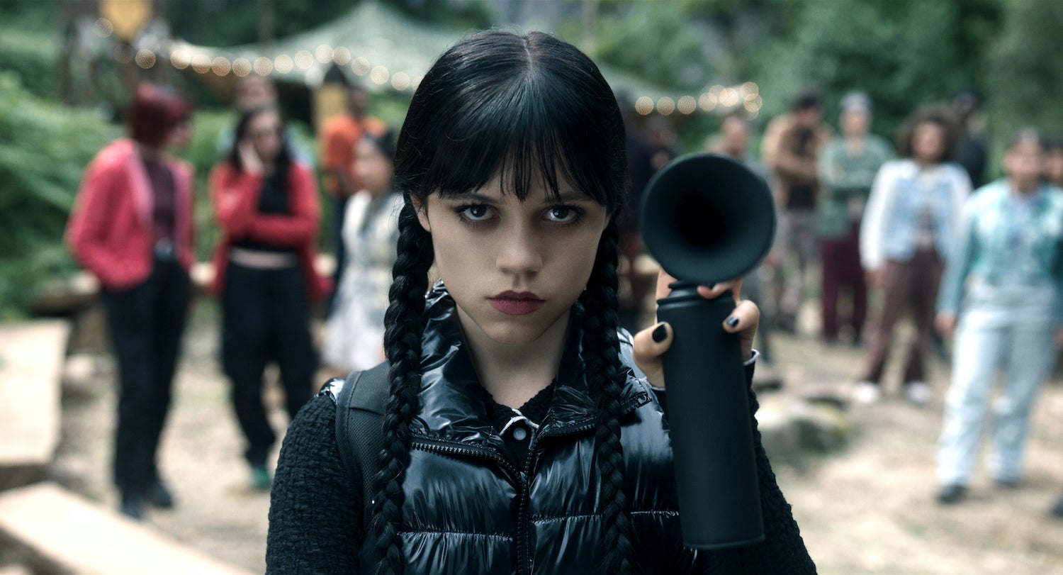 Jenna Ortega jako Wednesday Addams v 2. sérii seriálu Wednesday