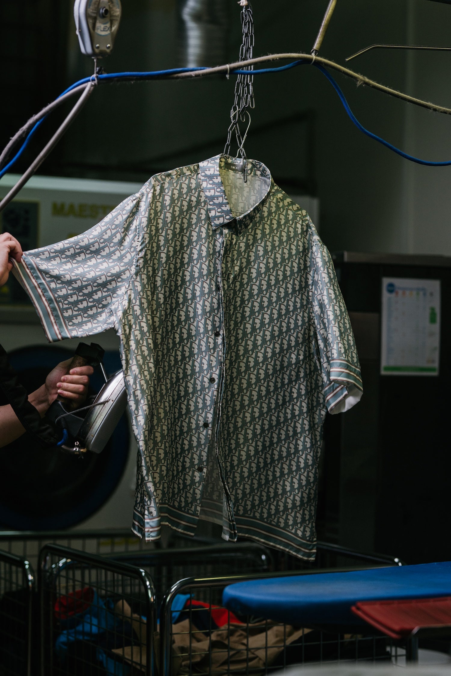 Vyprat, nebo nechat vyčistit? Odborník, který pečuje o luxusní módu, poradí