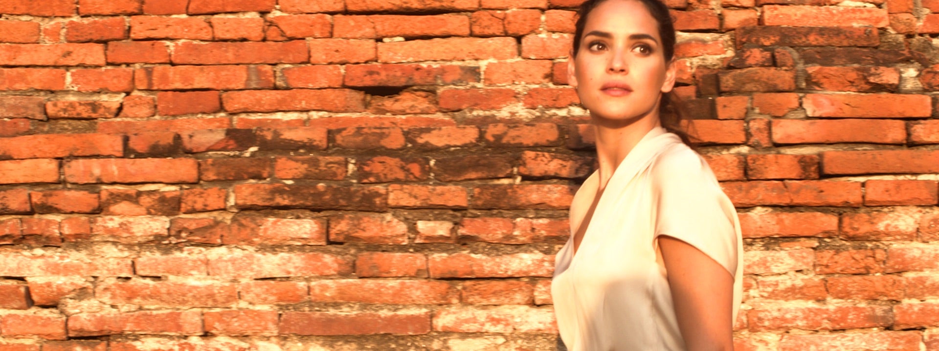 Adria Arjona     Autor: Hunter & Gatti pro Armani Beauty
