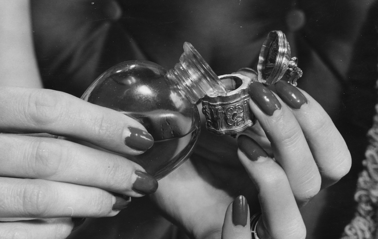 Ukaž mi, co piješ, a já ti řeknu, jak máš vonět. Dokonalé párování trendy drinků s letními parfémy