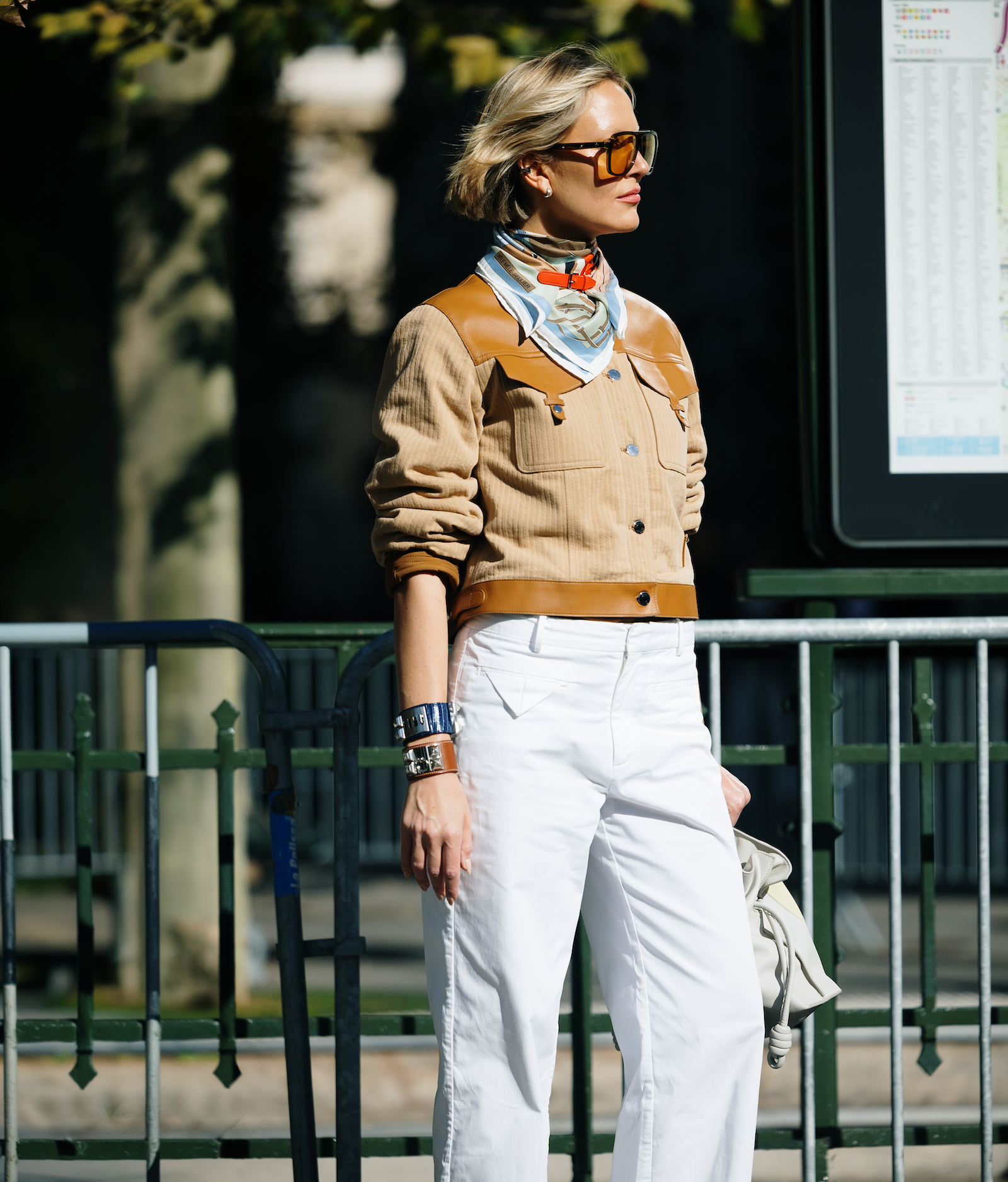 Vpusťte si do šatníku jaro. Tento malý kousek látky vaše outfity ihned rozzáří