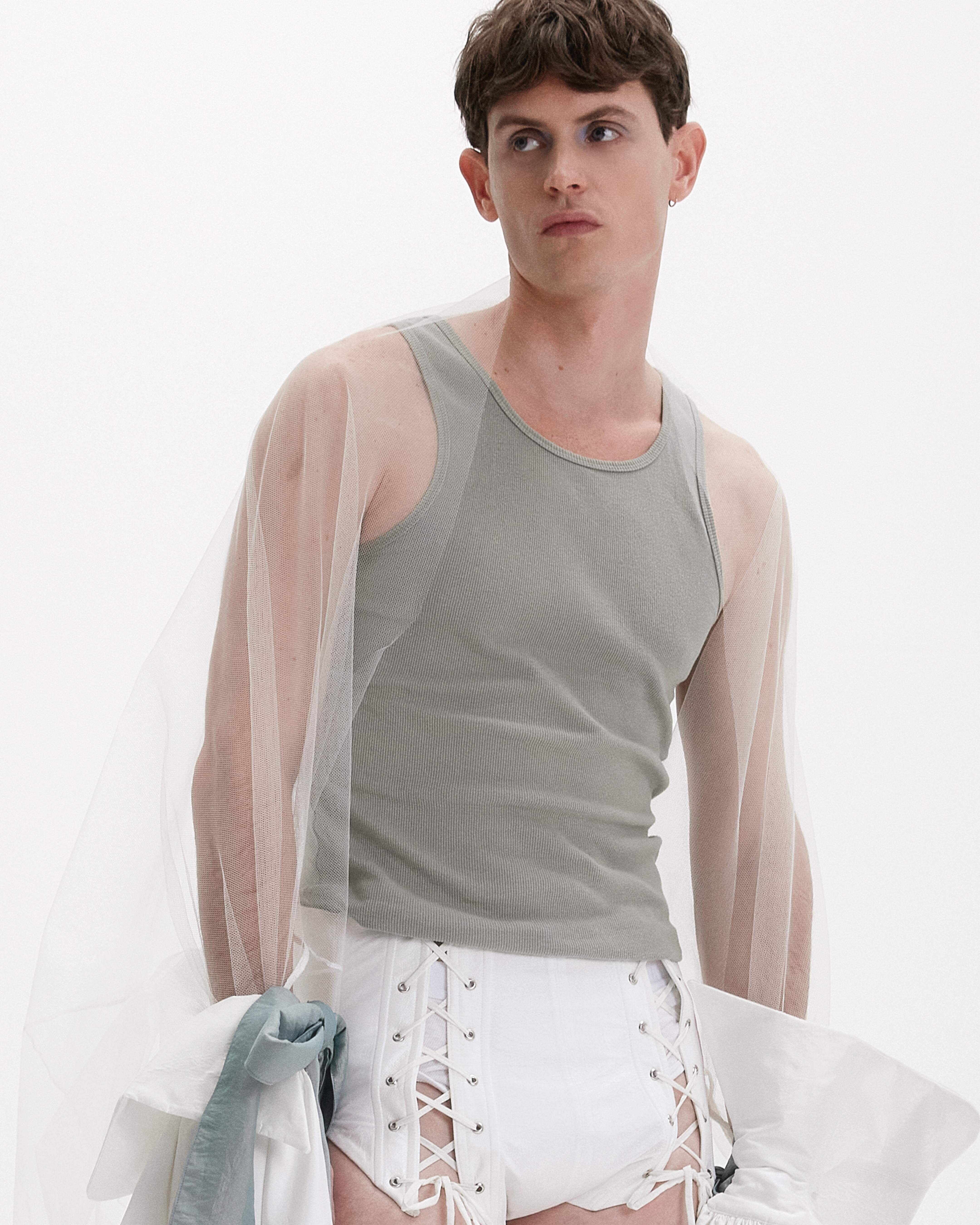 Autor: Alexander Bel Autor: Alexander Bel