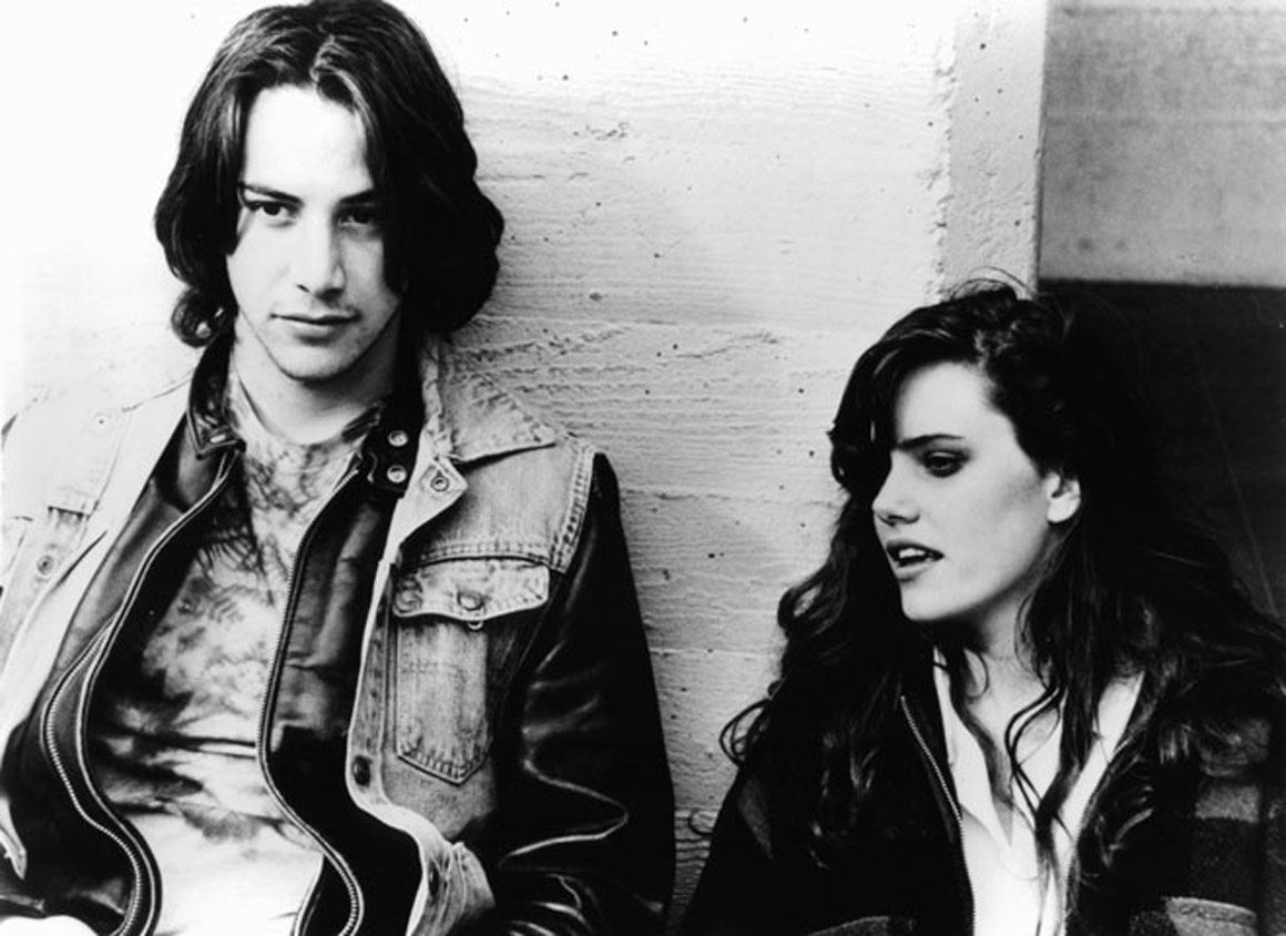 Keanu Reeves a Ione Skye při natáčení filmu Na břehu řeky, 1986