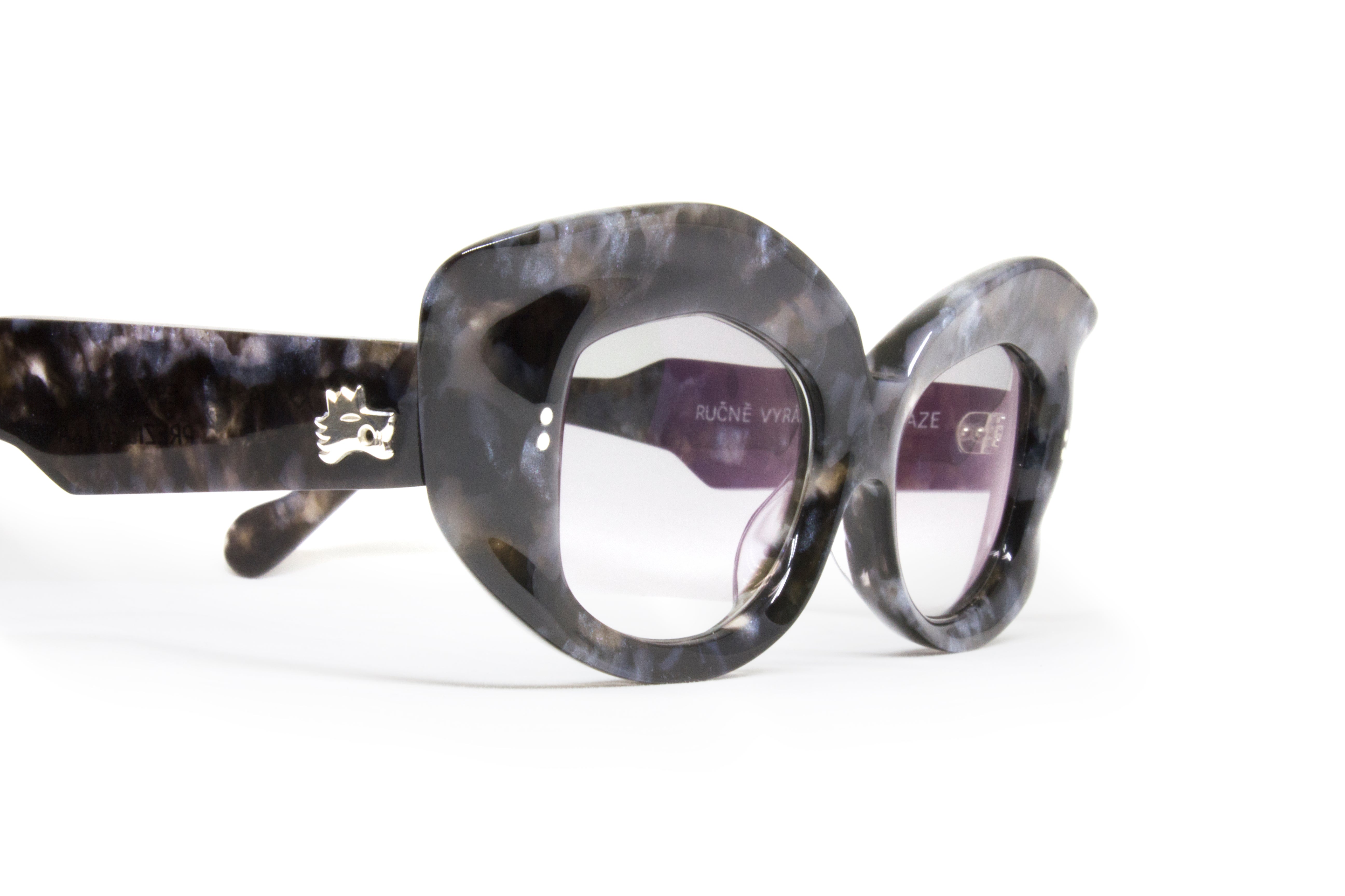 Obroučky Moudrost, Nastassia Aleinikava, 18 000 Kč Obroučky Moudrost, Nastassia Aleinikava, 18 000 Kč