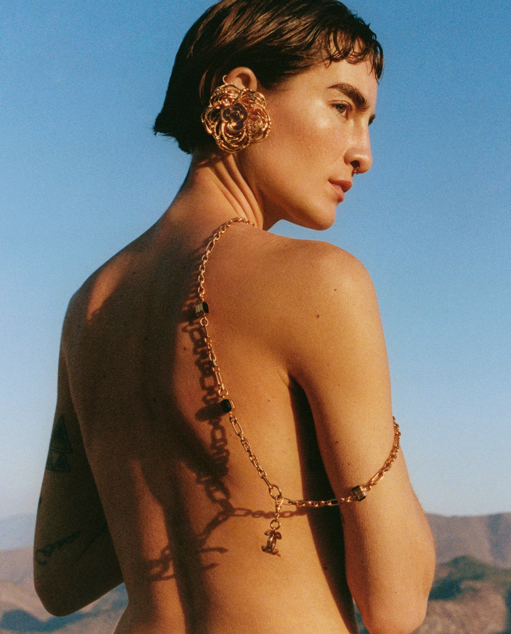 „Tenhle prsten je můj!" V létě 2025 se chce, aby šperky vyprávěly příběh svého nositele