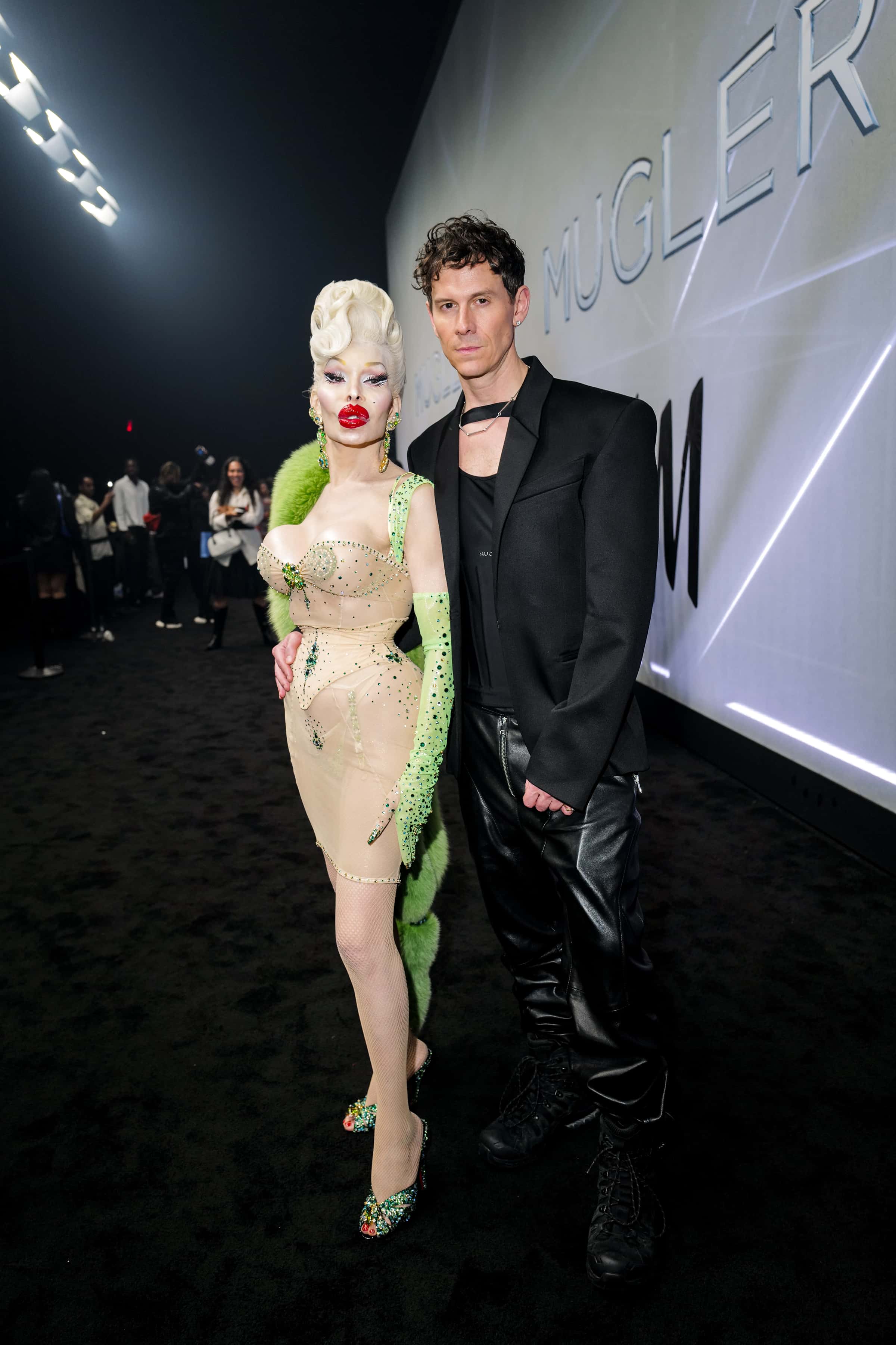Amanda Lepore a Casey Cadwallader na party Mugler x H&M