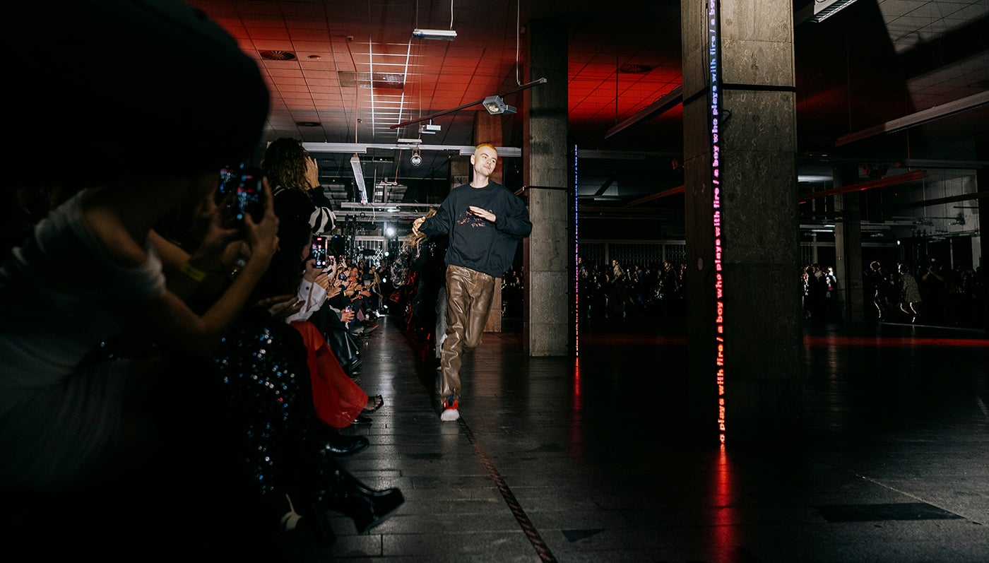 #VogueVerdict: Jan Černý a oheň, co hoří, ale nehřeje