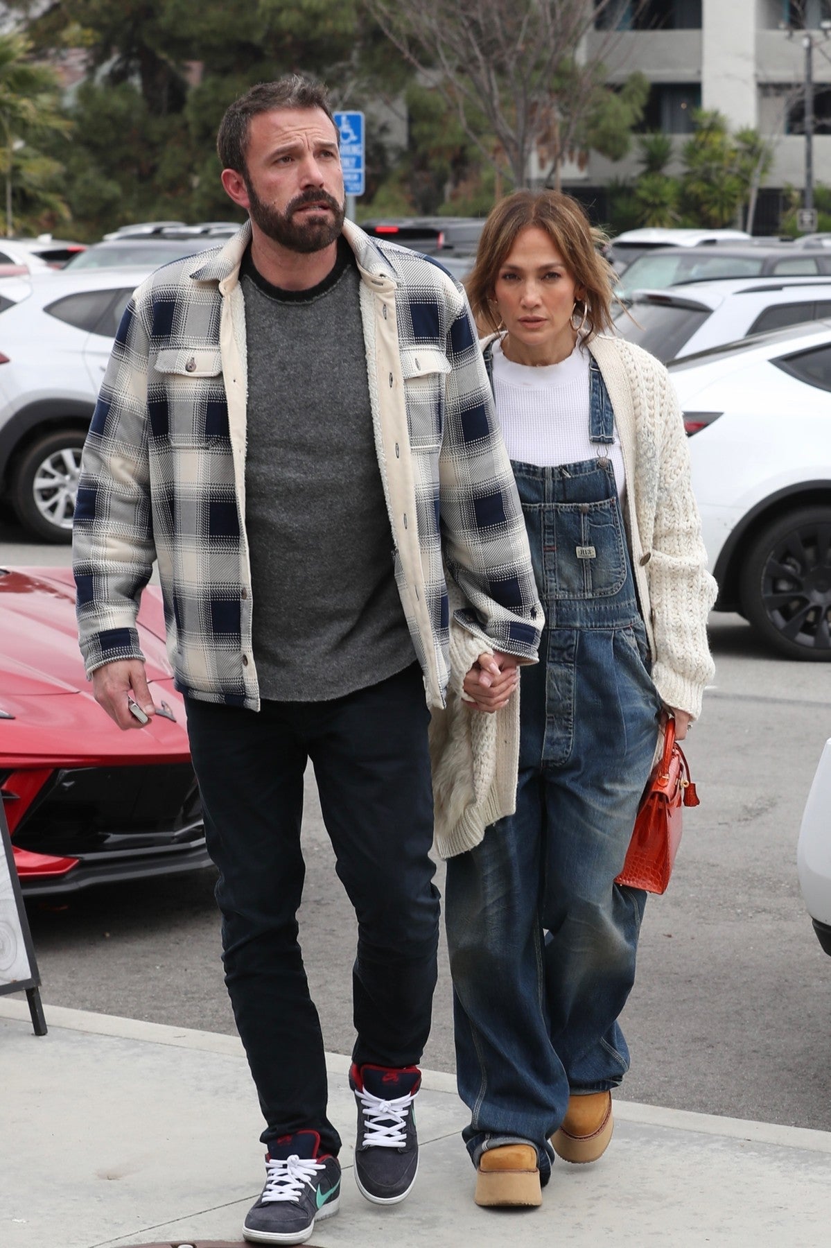 Let's make lacláče fancy again. Jennifer Lopez dává další módní lekci