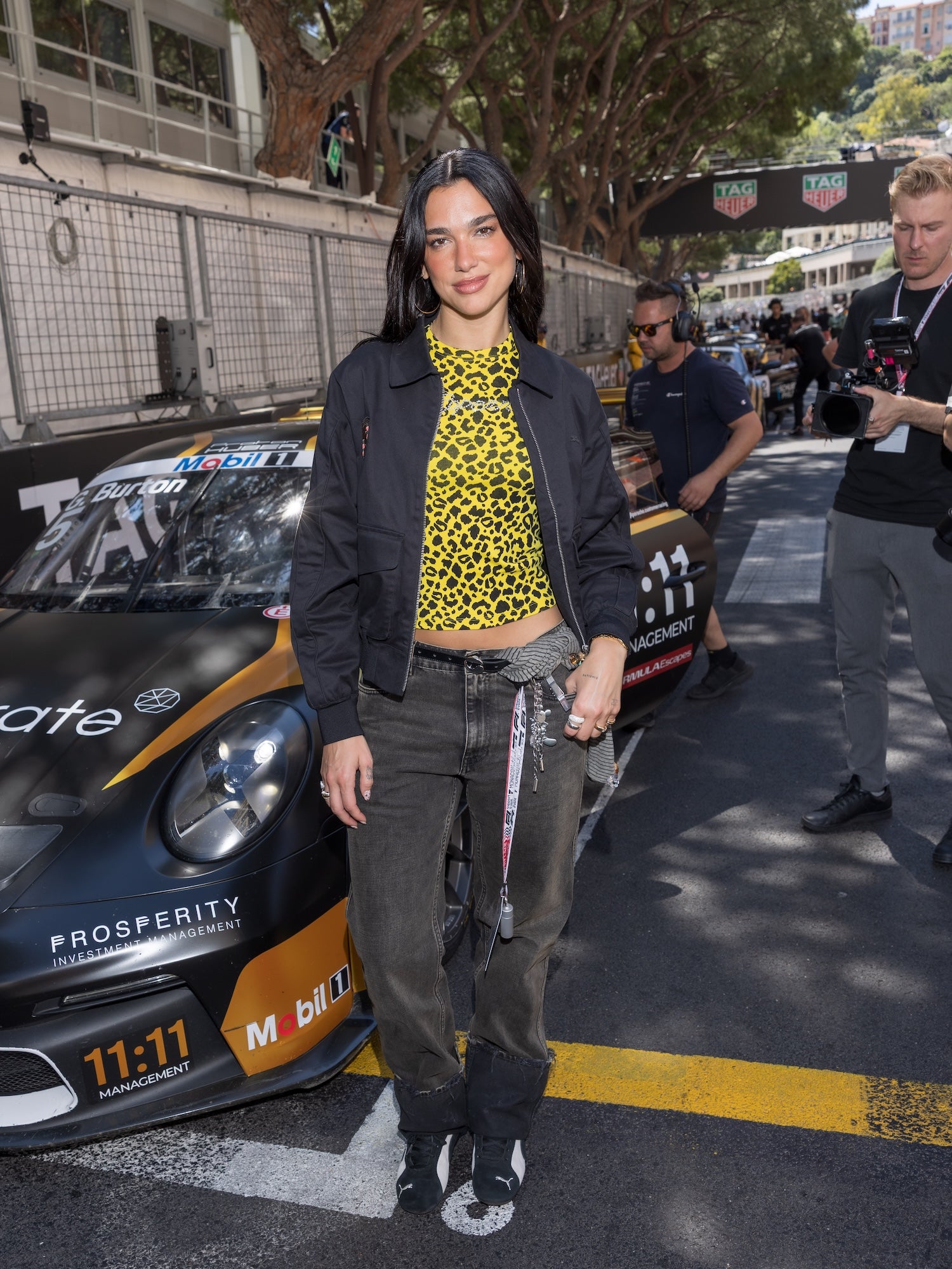 Dua Lipa předvedla na Velké ceně Monaka dokonalý drag race style