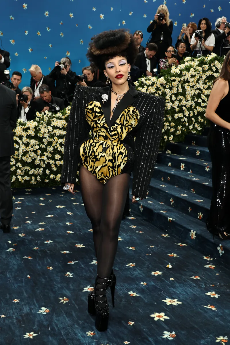 Met Gala 2025: Doja Cat v modelu Marc Jacobs