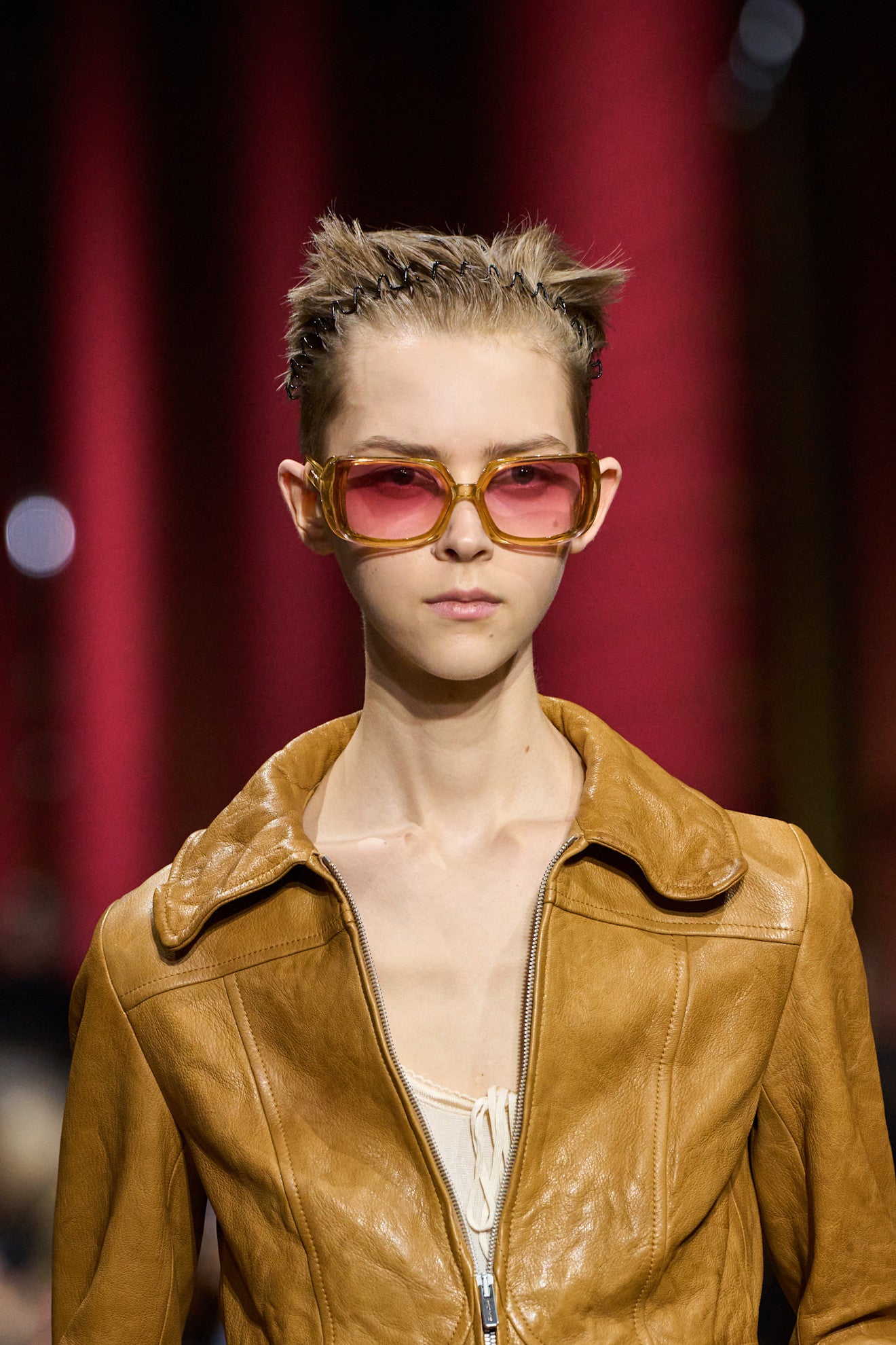 Sluneční brýle na přehlídce podzim - zima 2026/2027, MIU MIU