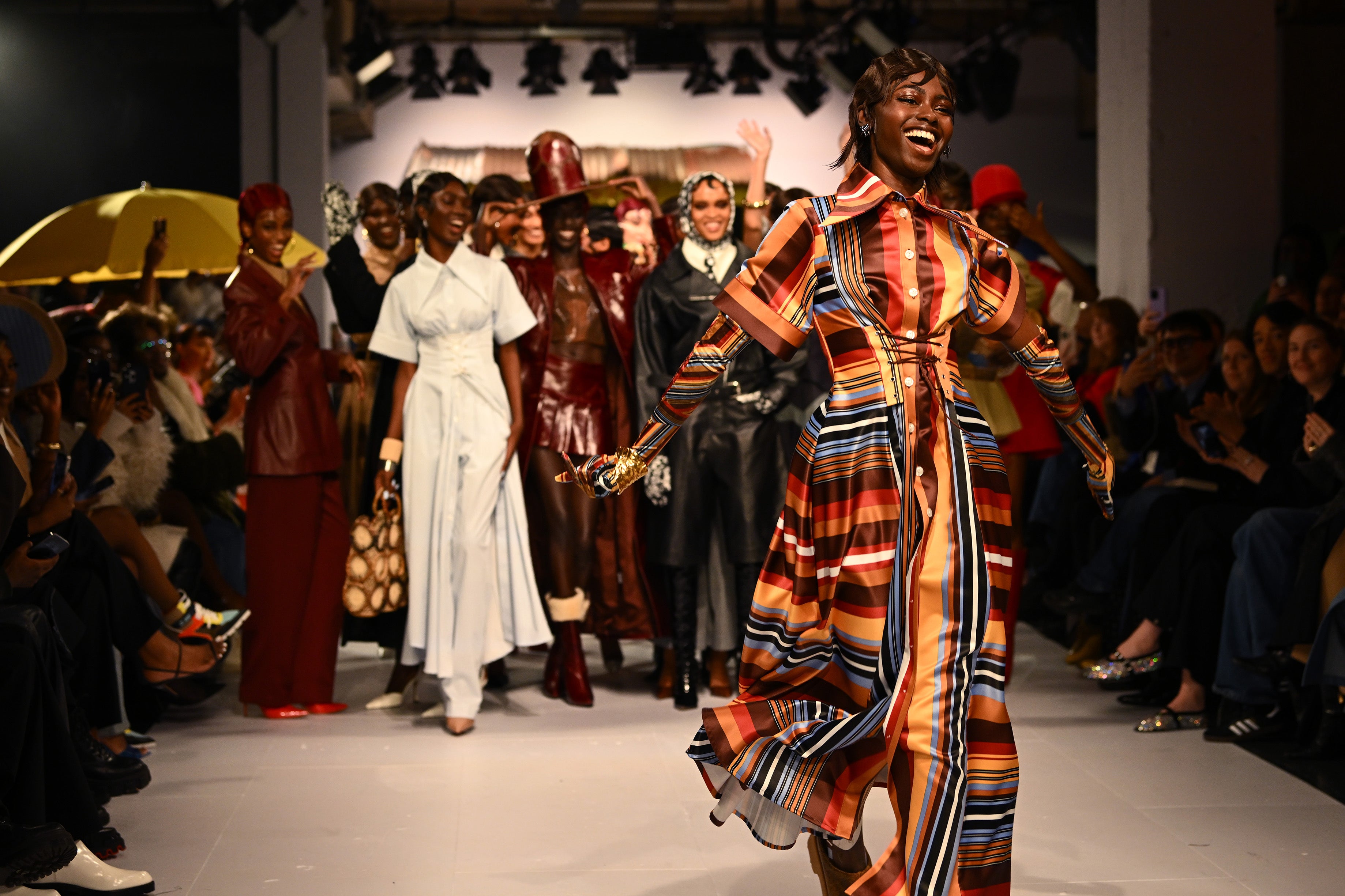 Tolu! Kiko! Chopova! Seznamte se s novými jmény indie módy (nejen) z Londýna 