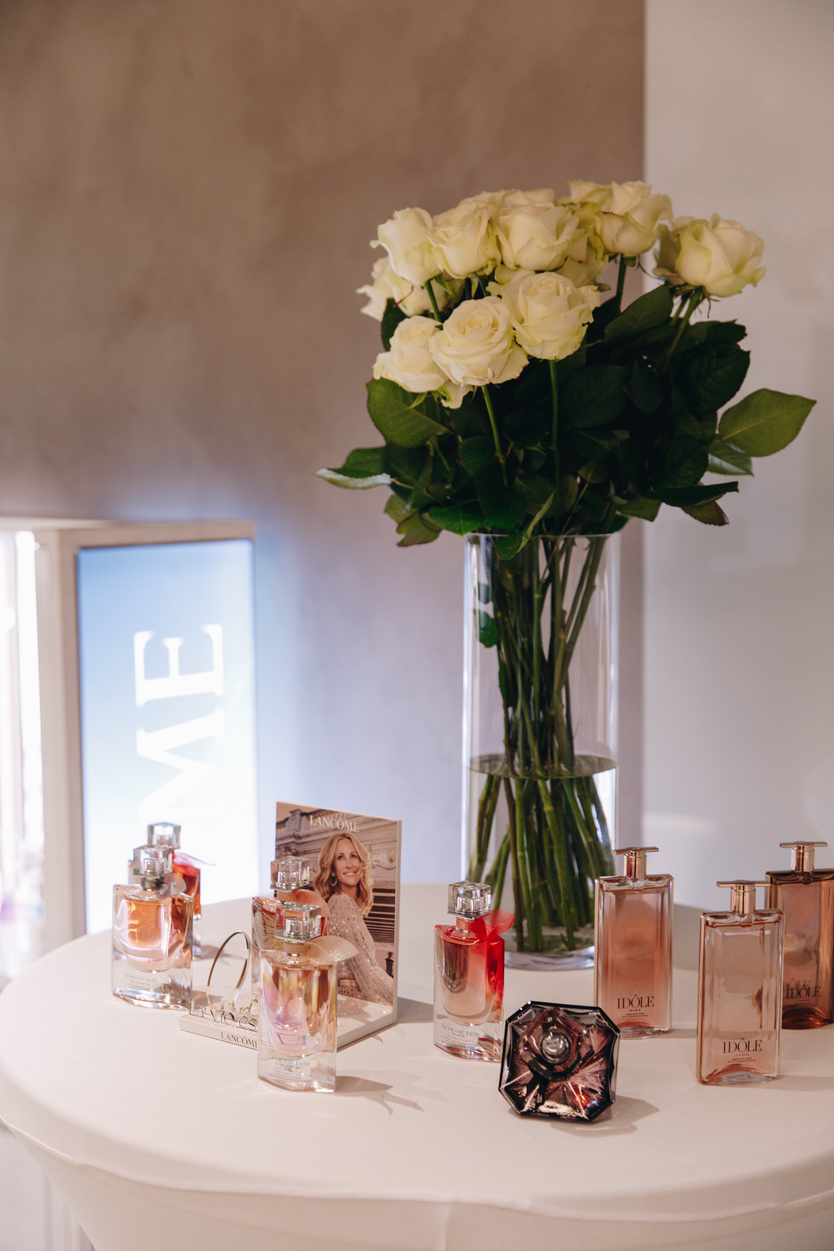 Lancôme na konferenci Vogue Live pečoval o make-up všech vystupujících a pro zúčastněné nabídl možnost analýzy pleti, 31. března 2022