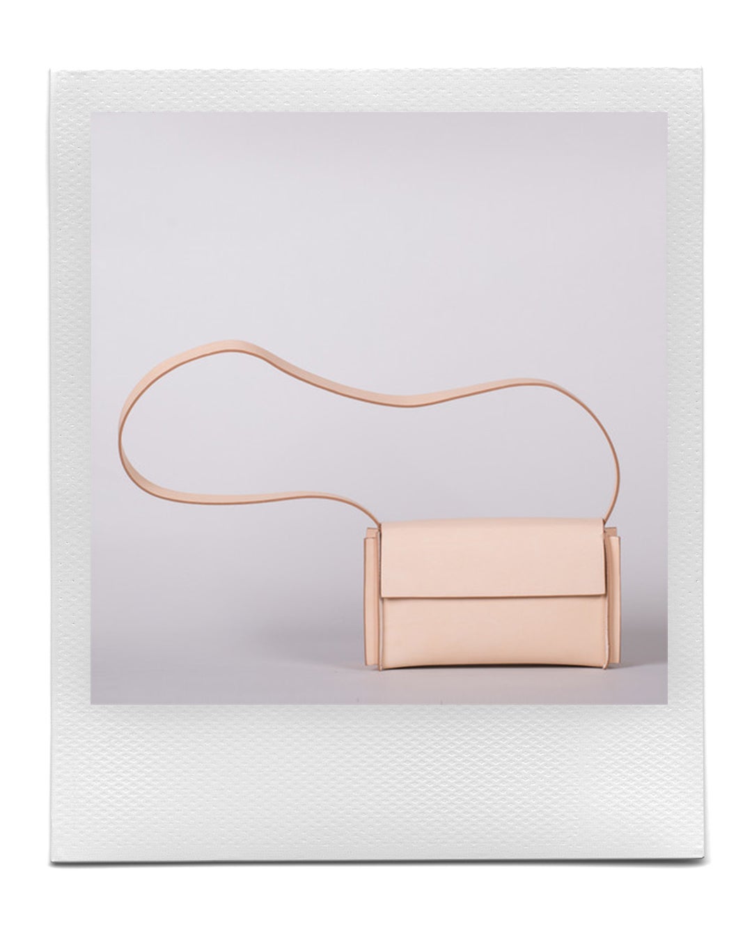 Kabelka přes rameno v odstínu Natural, Yrnche, prodává Yrnche, 4 600 Kč Autor: Archiv firmy