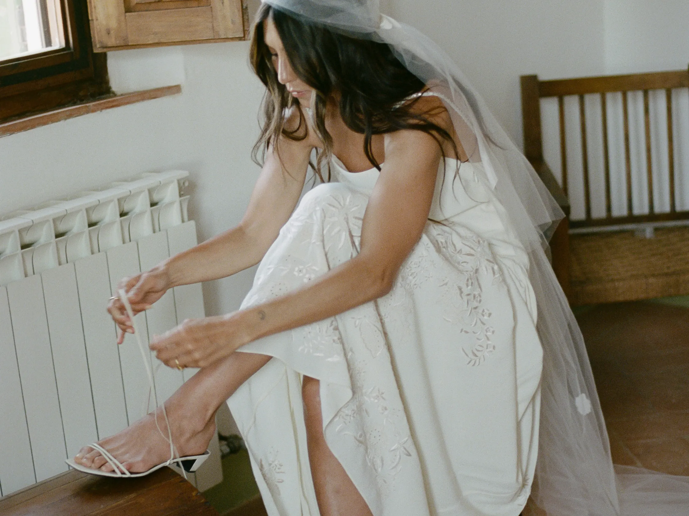 Svatební sezona začíná! Máme pro vás tipy na stylové boty k oltáři, které vás nezruinují