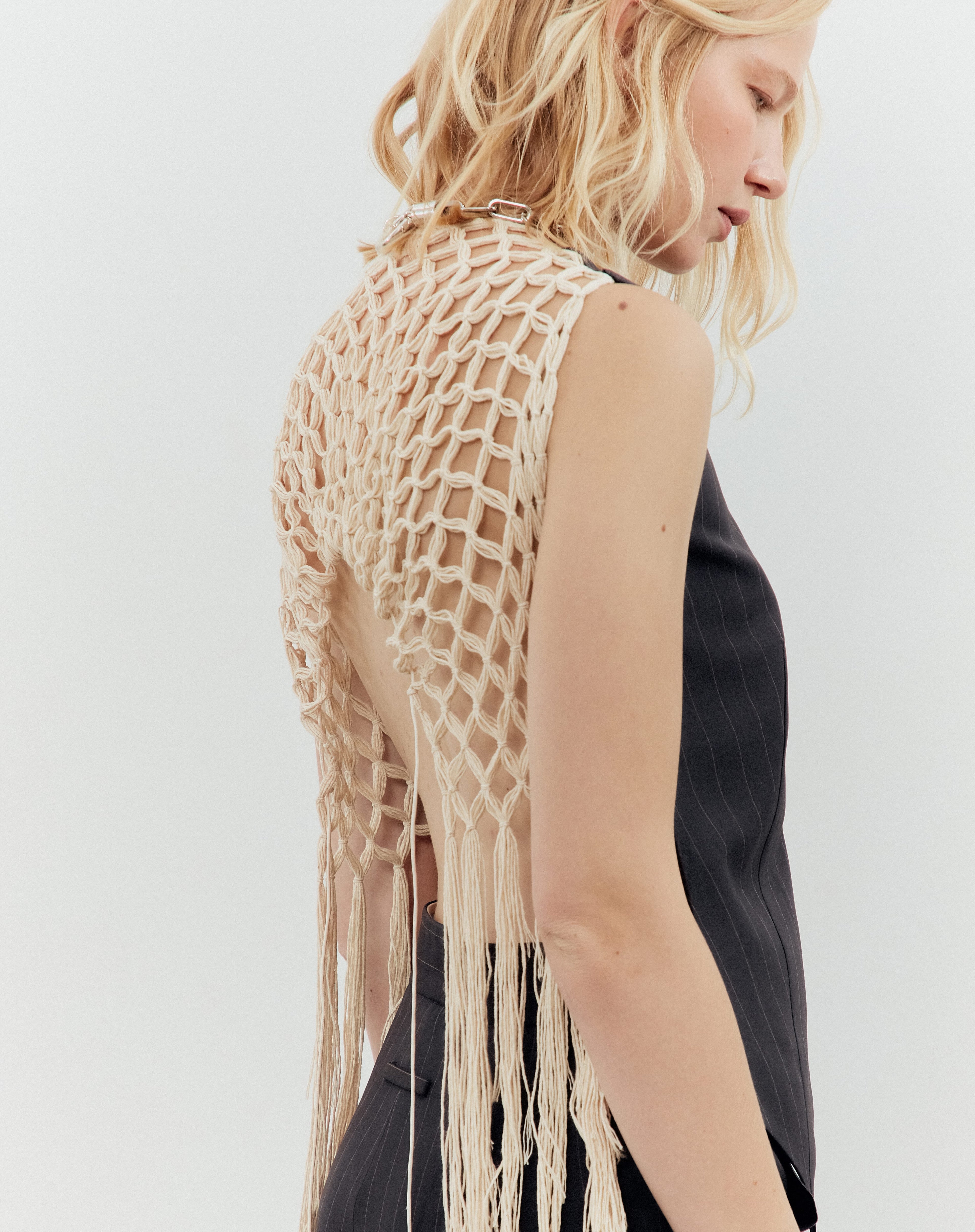 Poetický manifest drsné reality. Lila Litkovska v Paříži na emotivní přehlídce představila novodobé kroje Poetický manifest drsné reality. Lila Litkovska v Paříži na emotivní přehlídce představila novodobé kroje