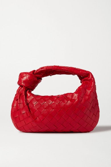 Kožená kabelka do ruky, * Bottega Veneta*, prodává Net-a-Porter, 1350 €