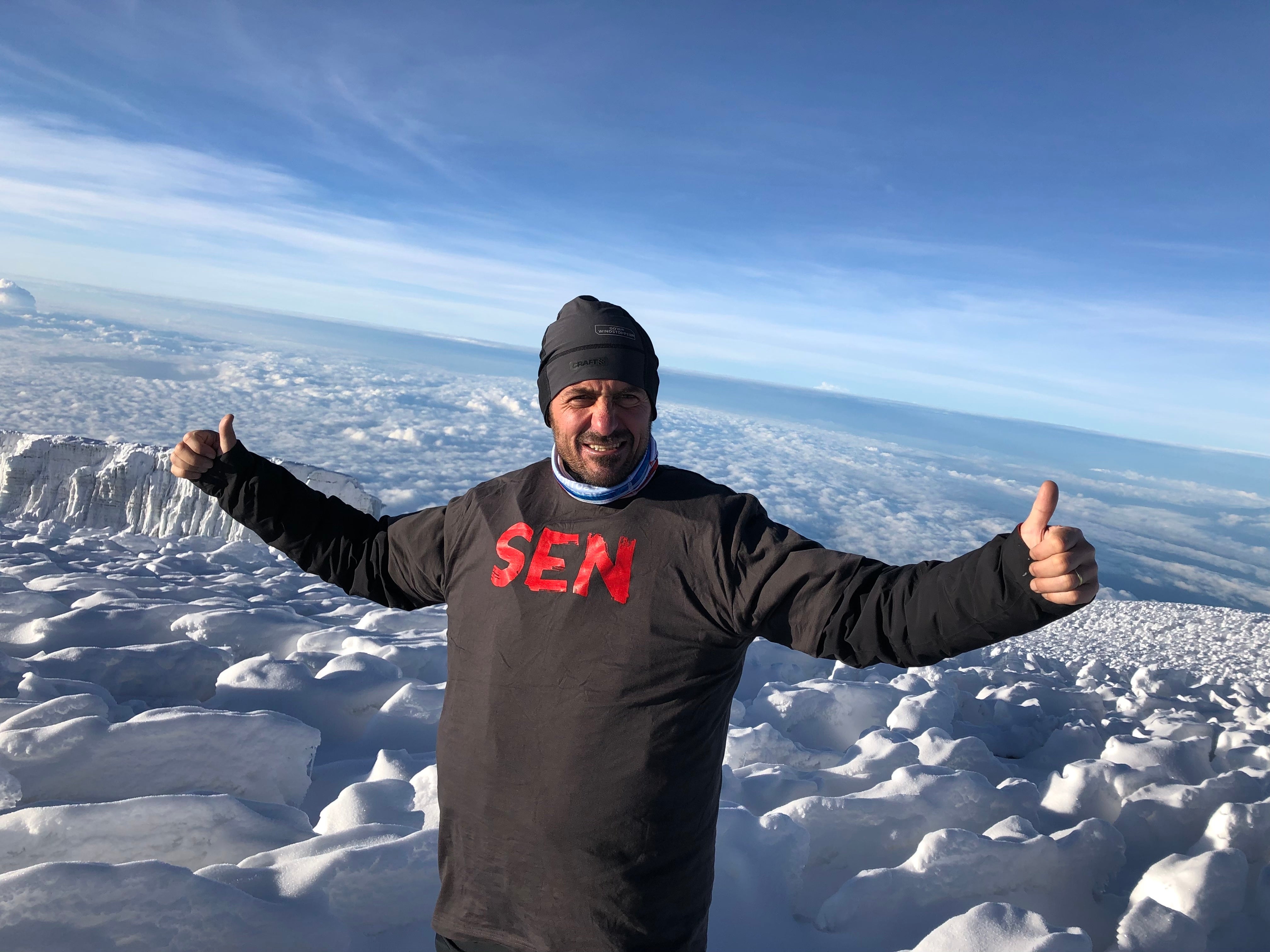 Pavel Fellner pod vrcholem Kilimandžára