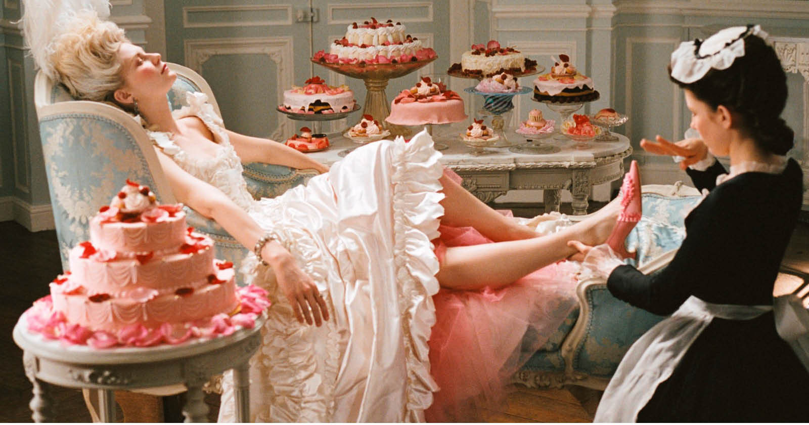 Krajka a slamák: Co by tohle léto nosila Marie Antoinetta?